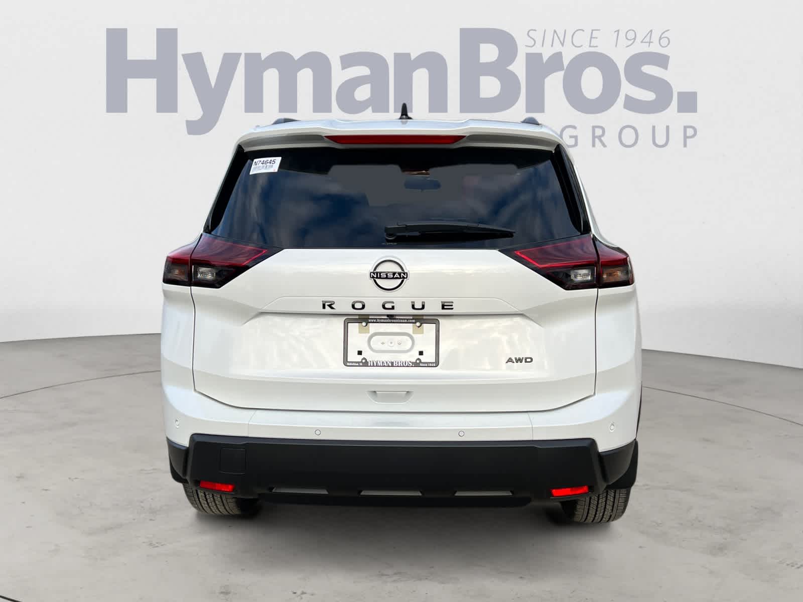 View vehicle photo 4