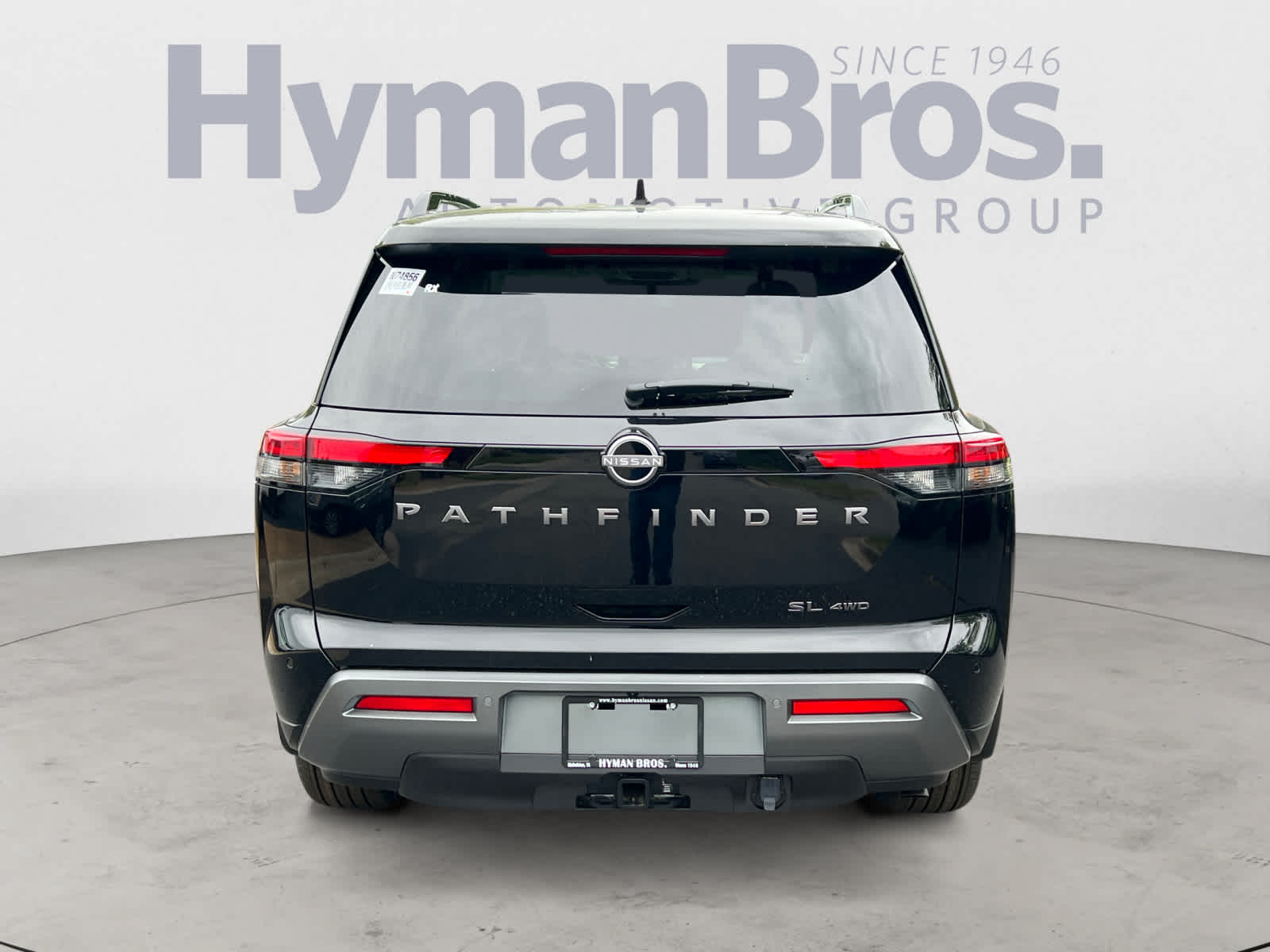 View vehicle photo 4