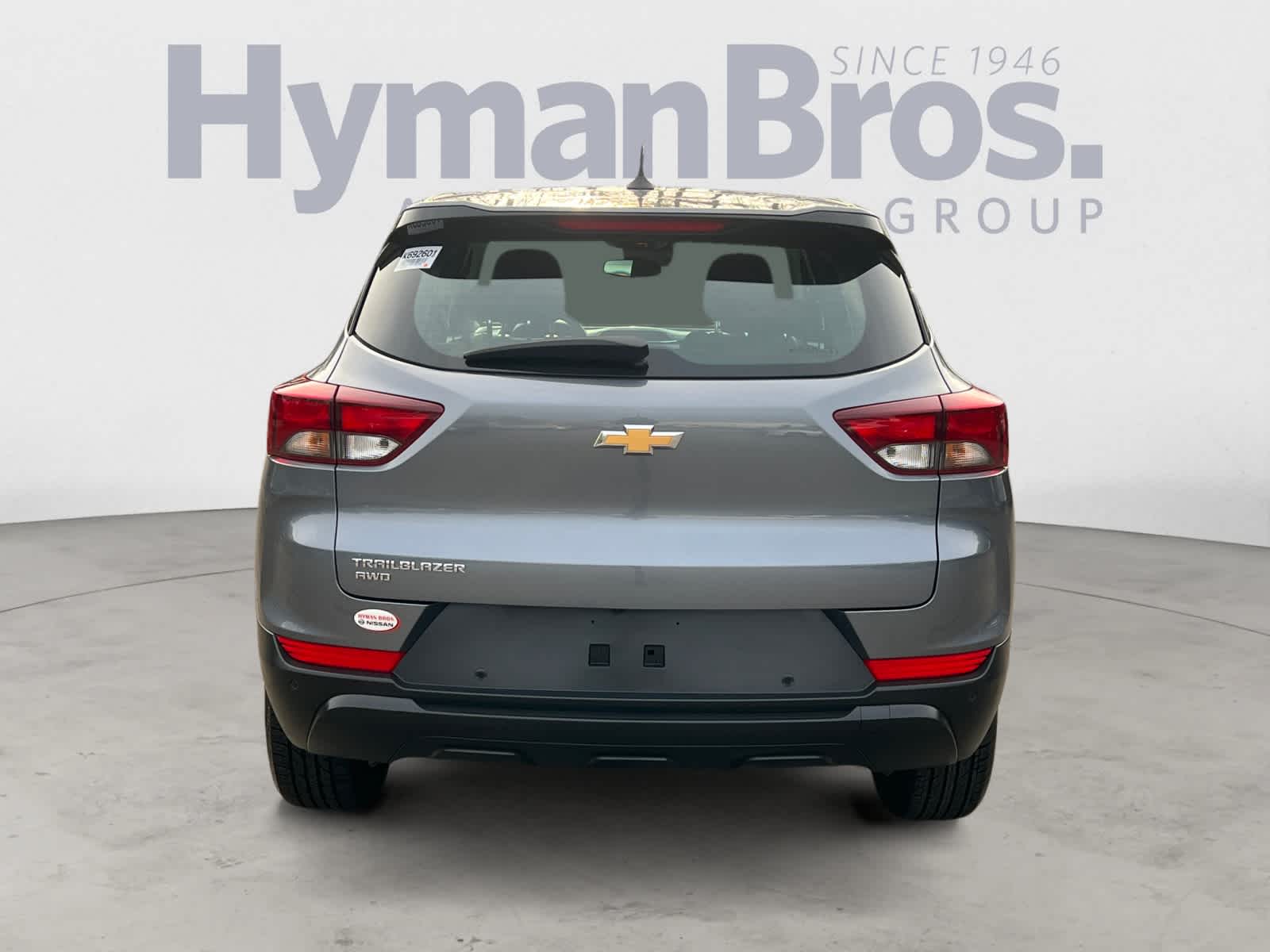 View vehicle photo 4