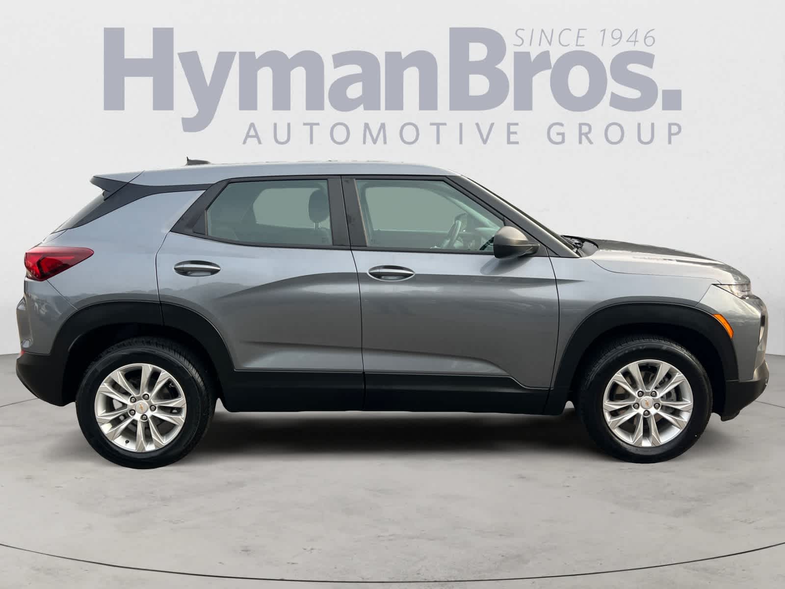 View vehicle photo 2