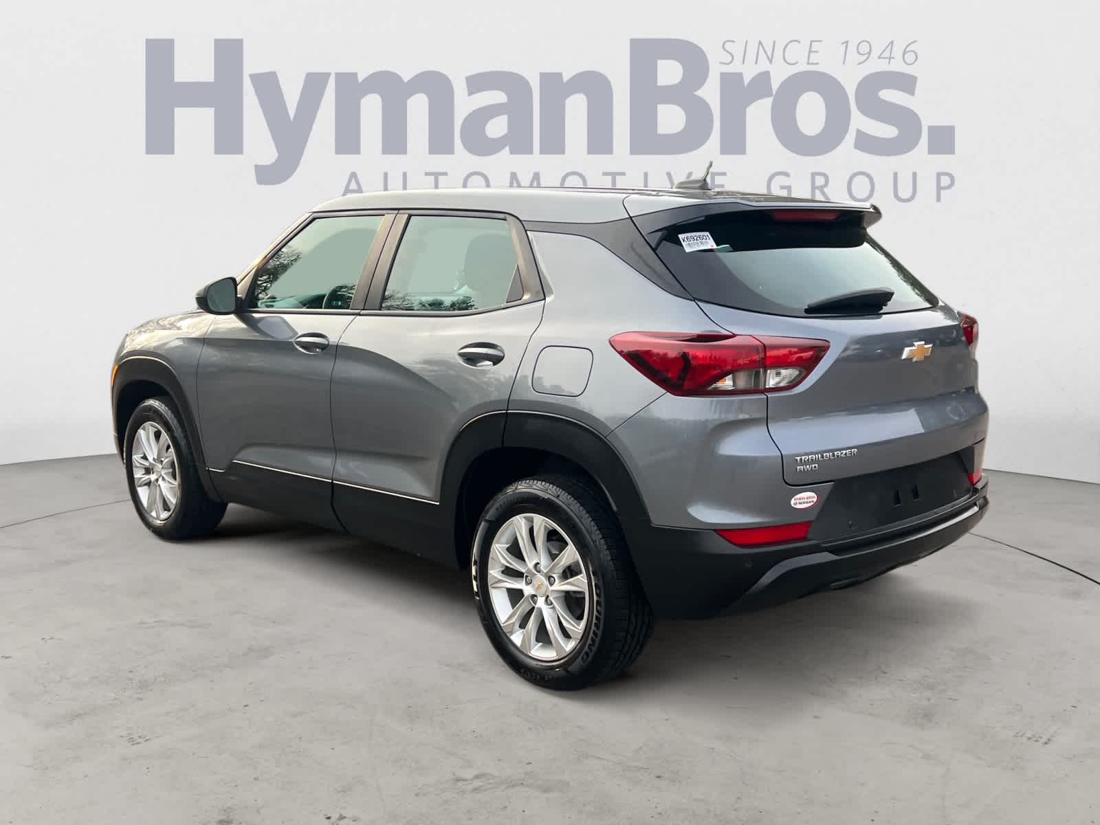 View vehicle photo 6