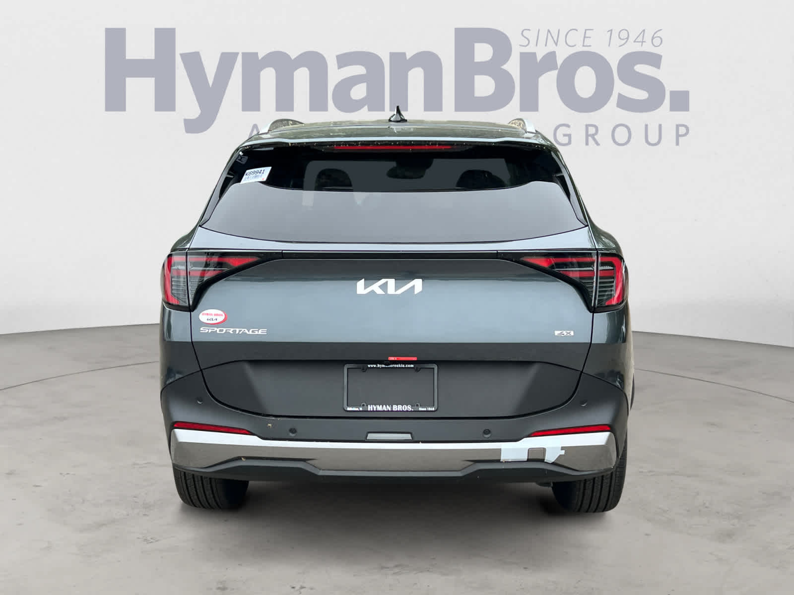 View vehicle photo 4