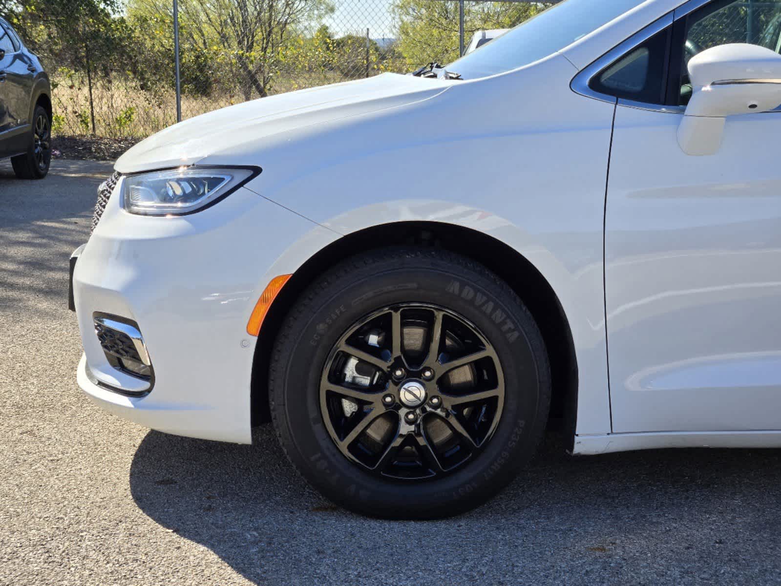 2022 Chrysler Pacifica Touring L 5