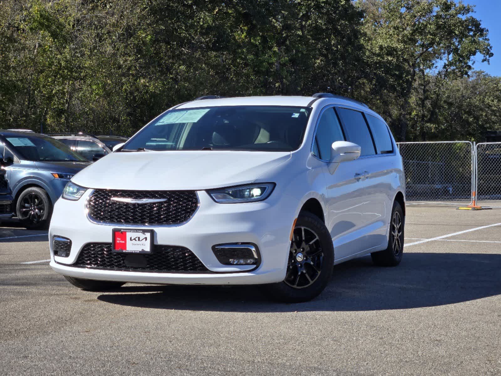 2022 Chrysler Pacifica Touring L 1