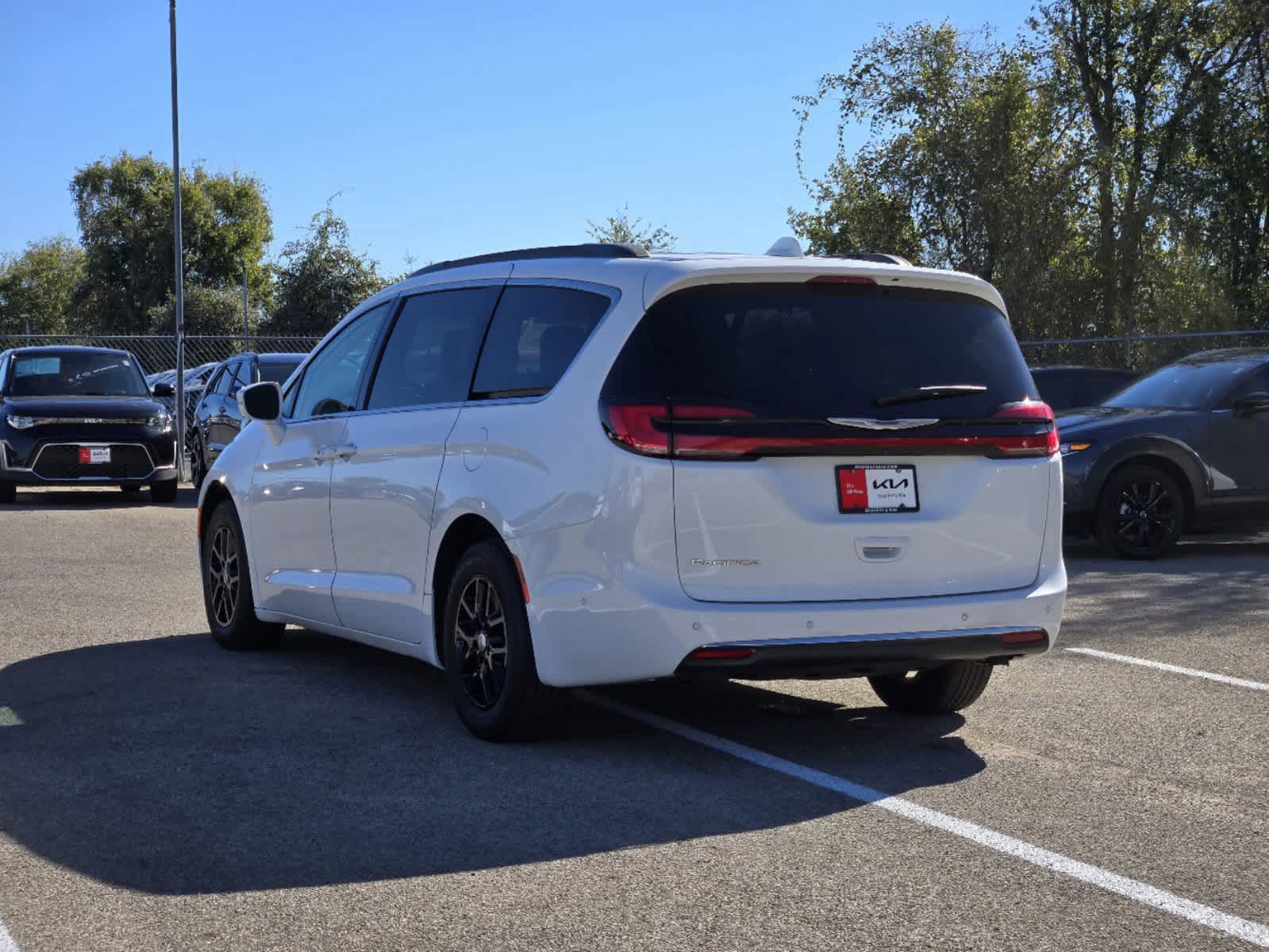 2022 Chrysler Pacifica Touring L 3