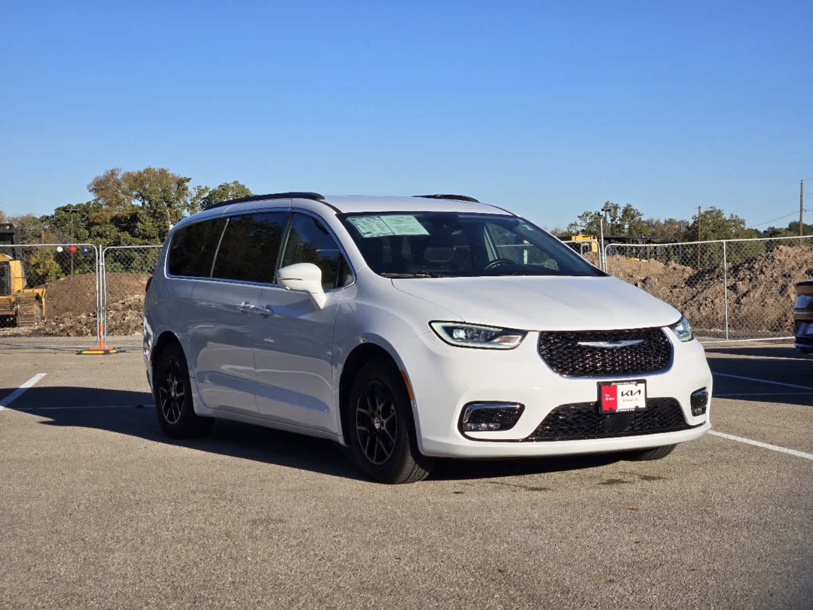 2022 Chrysler Pacifica Touring L 2