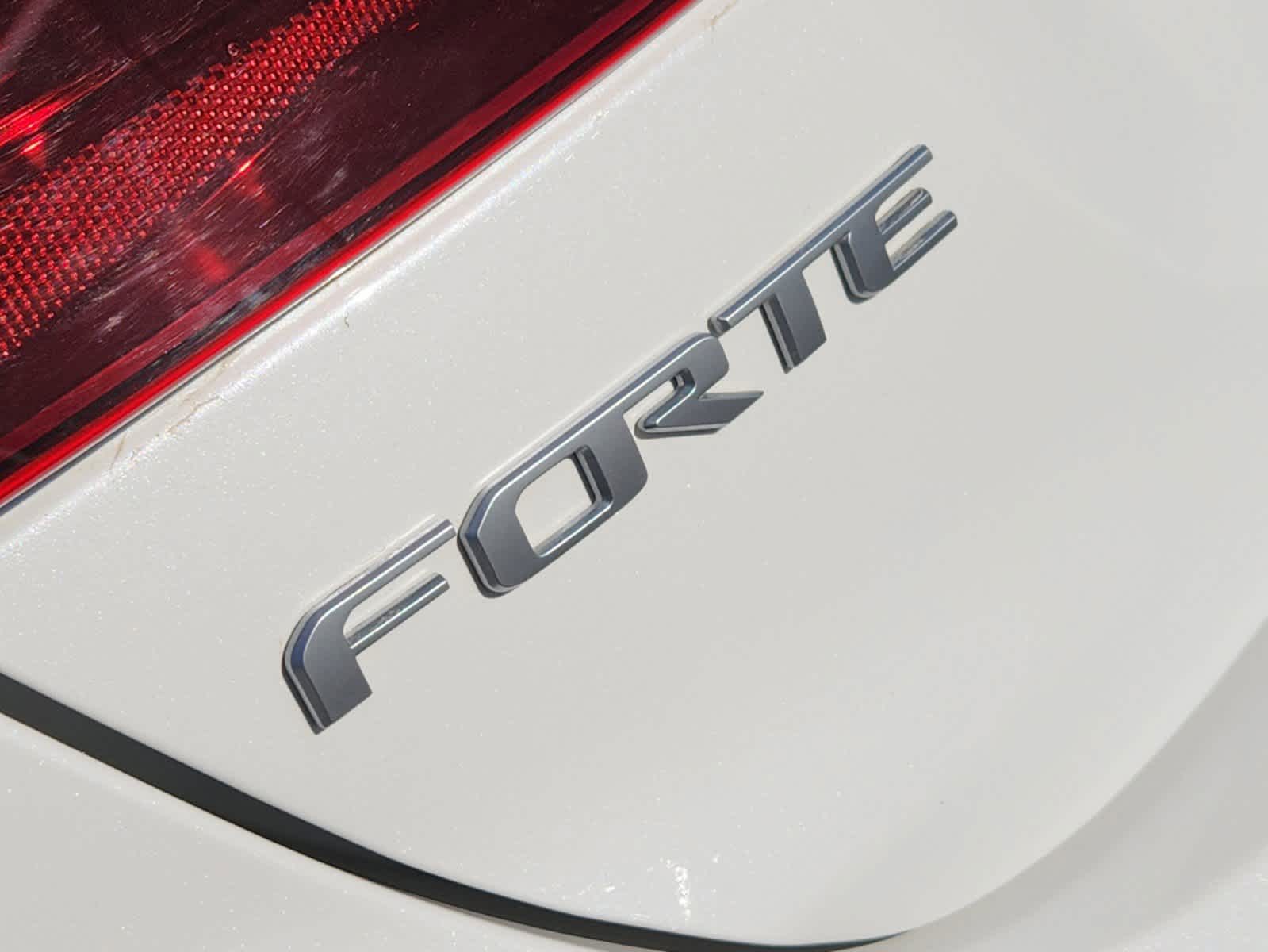 2023 Kia Forte LXS 9