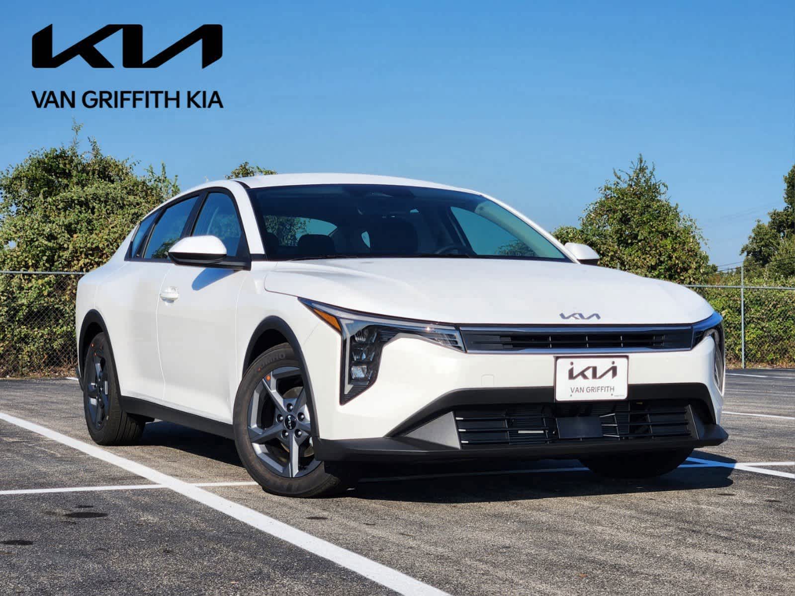 2025 Kia K4 LXS 1