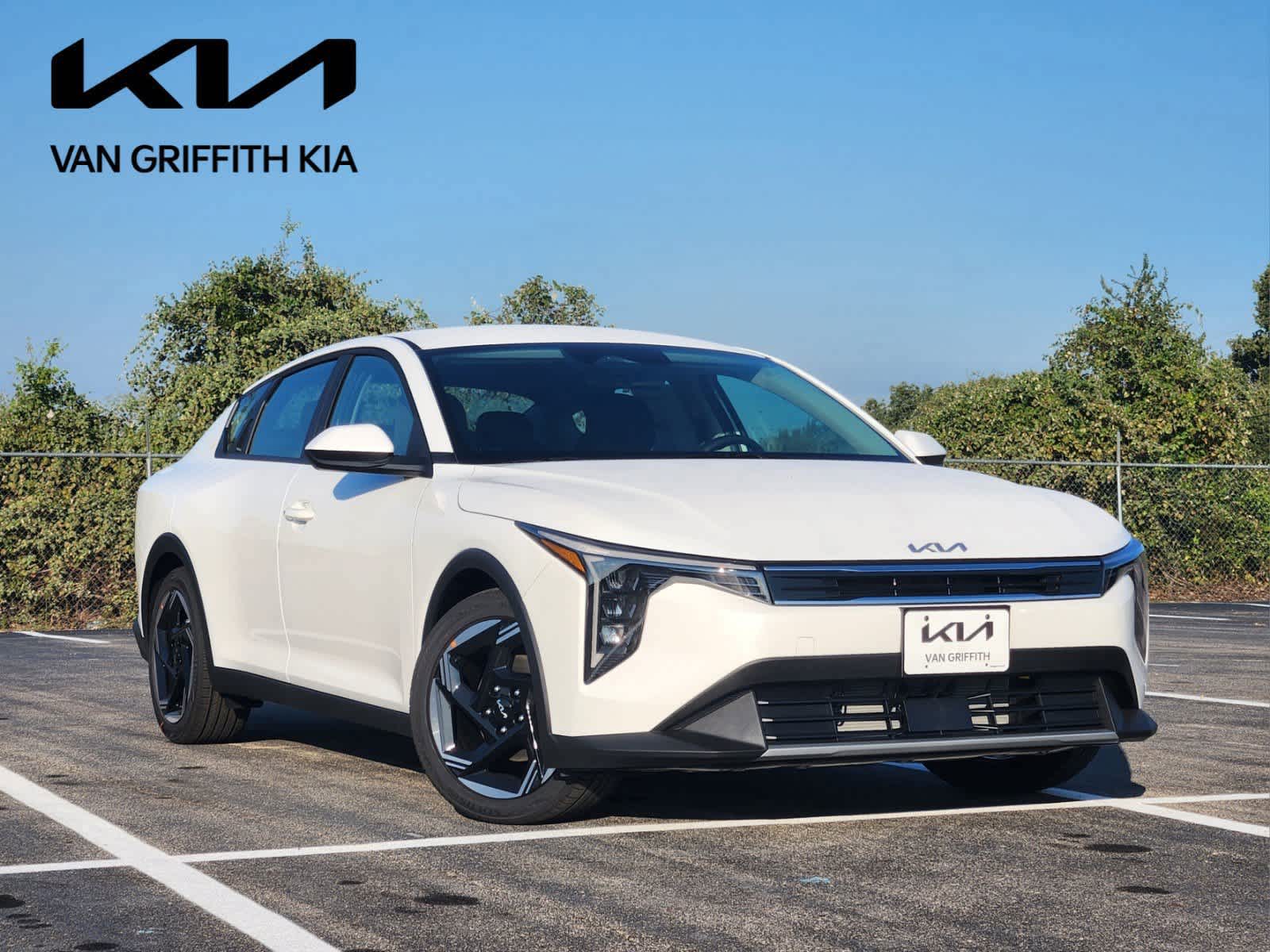 2025 Kia K4 EX 1