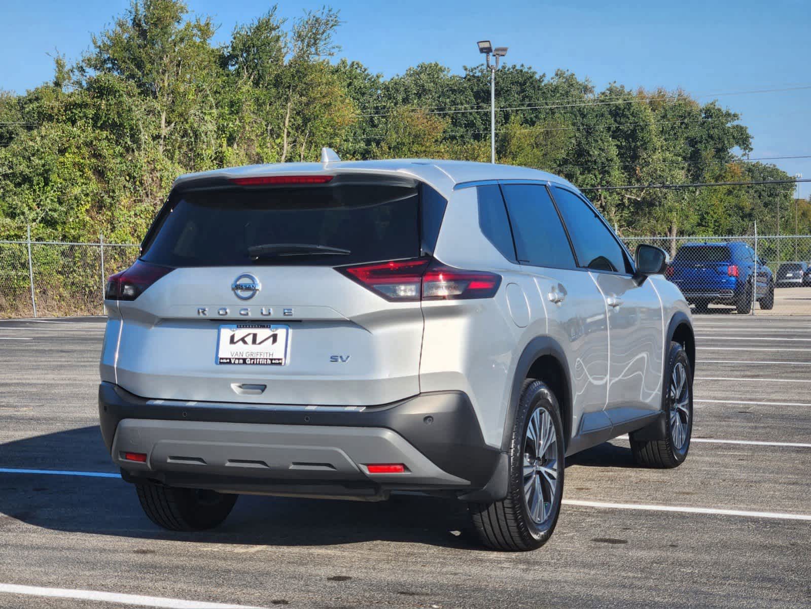 2021 Nissan Rogue SV 4