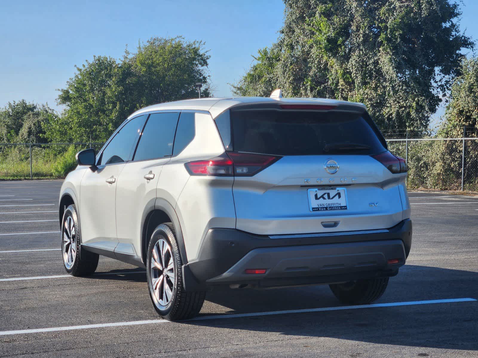 2021 Nissan Rogue SV 5