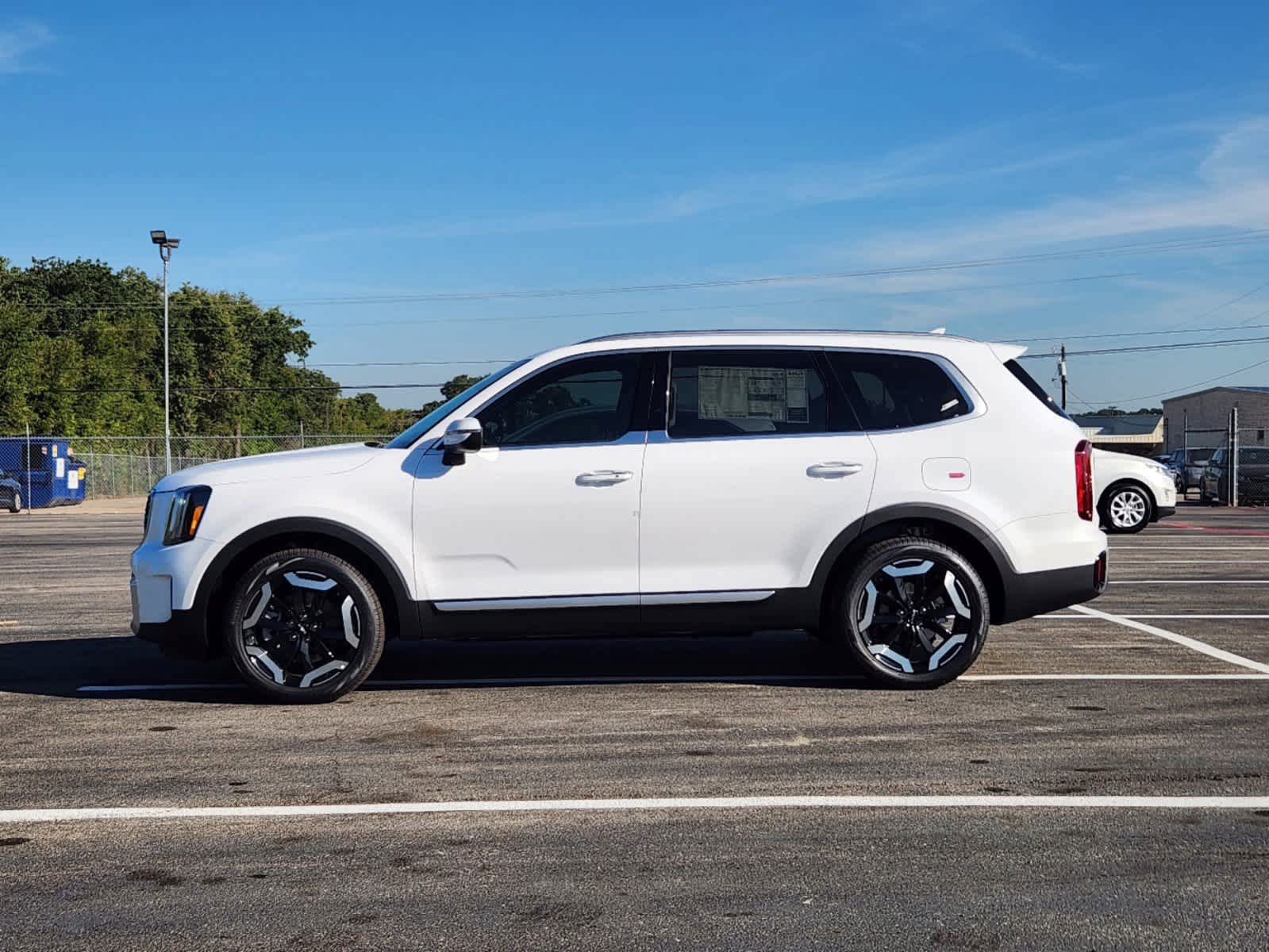 2024 Kia Telluride S 3