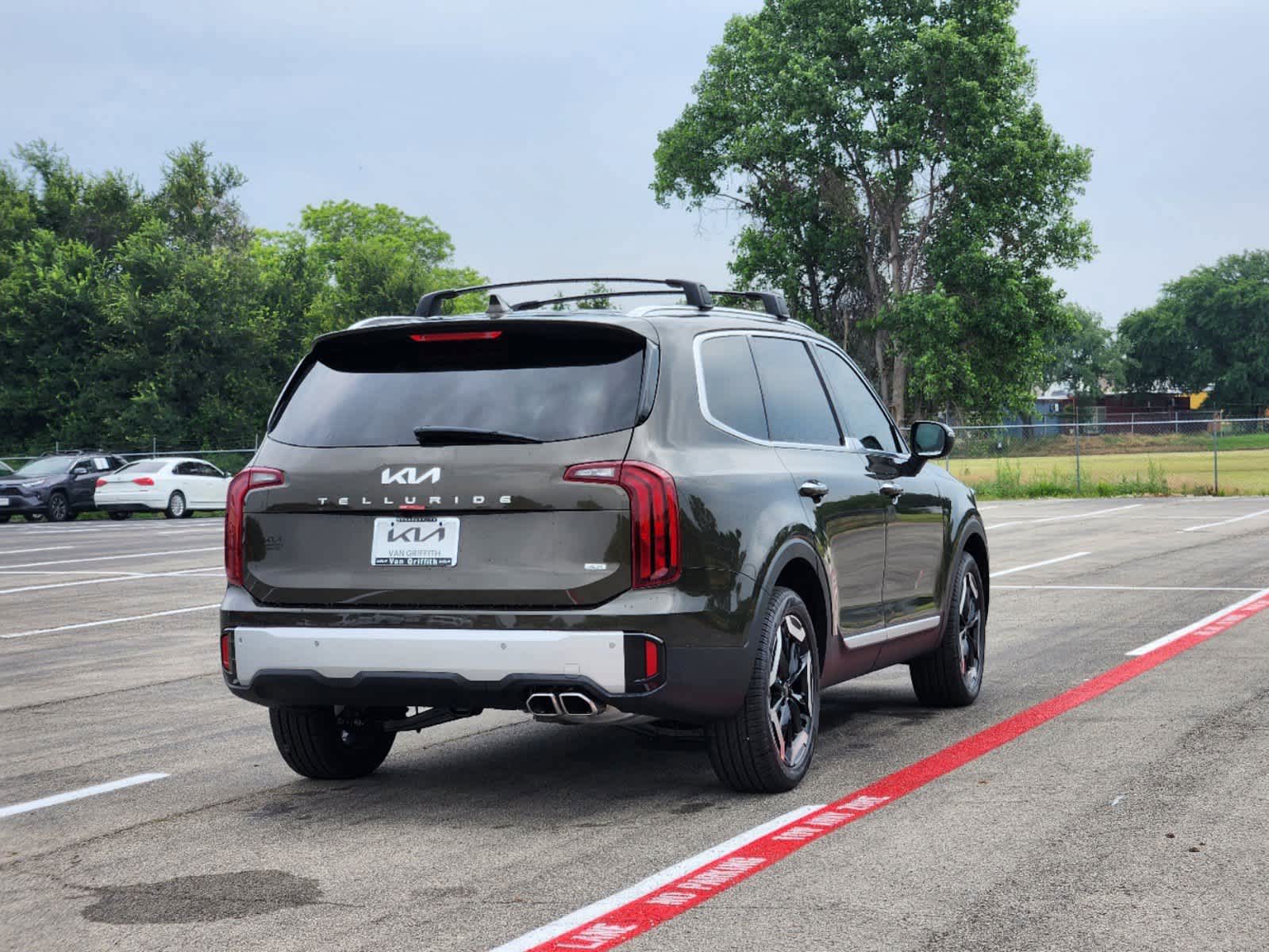 2024 Kia Telluride S 5