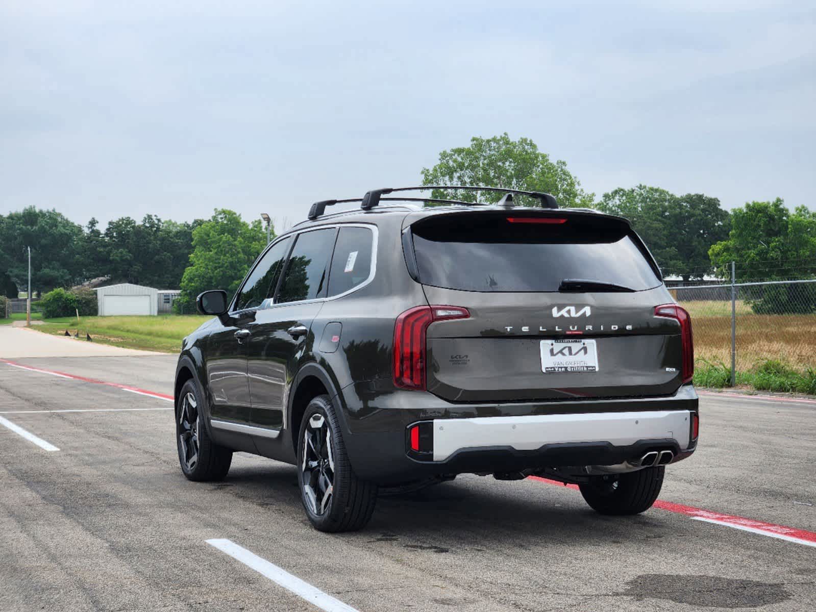 2024 Kia Telluride S 4