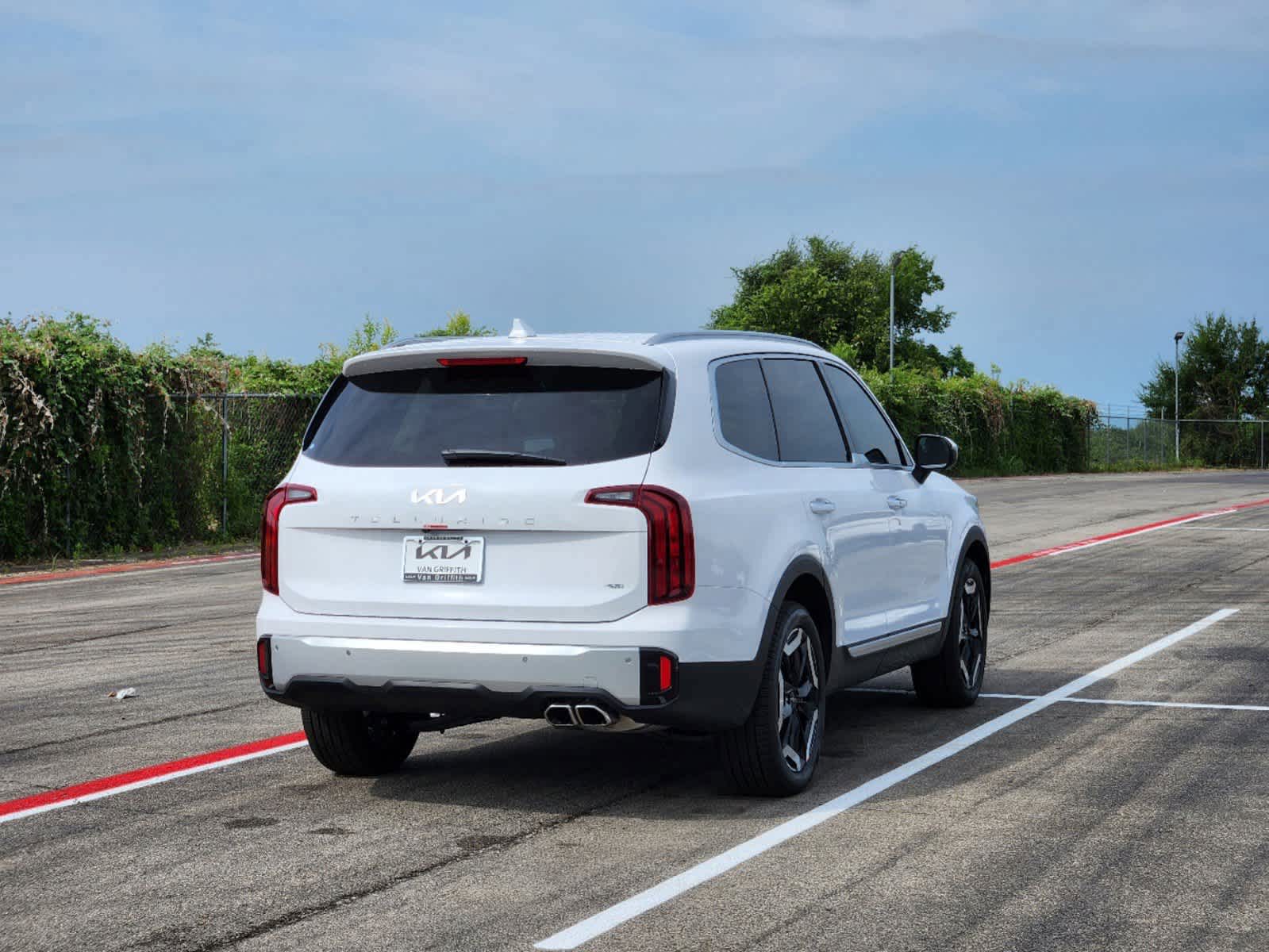 2024 Kia Telluride S 5