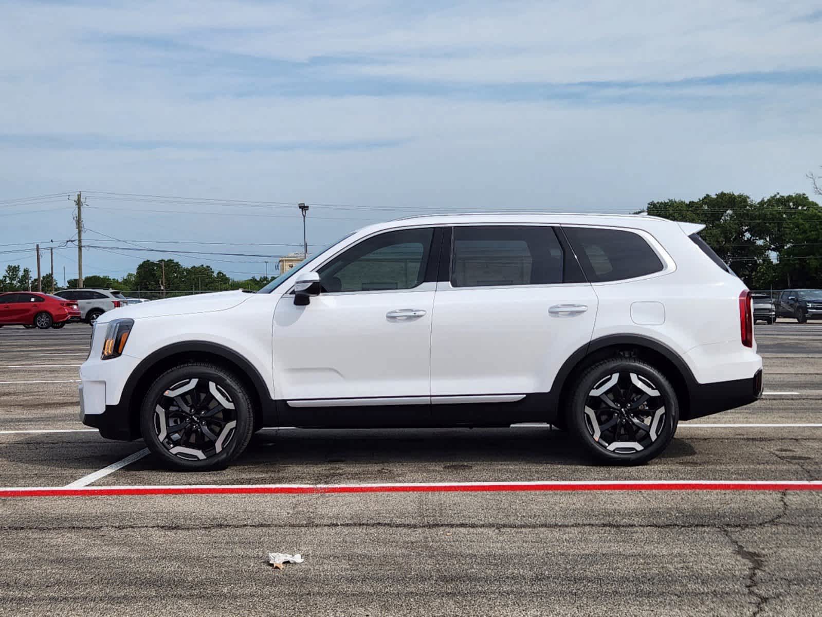 2024 Kia Telluride S 3