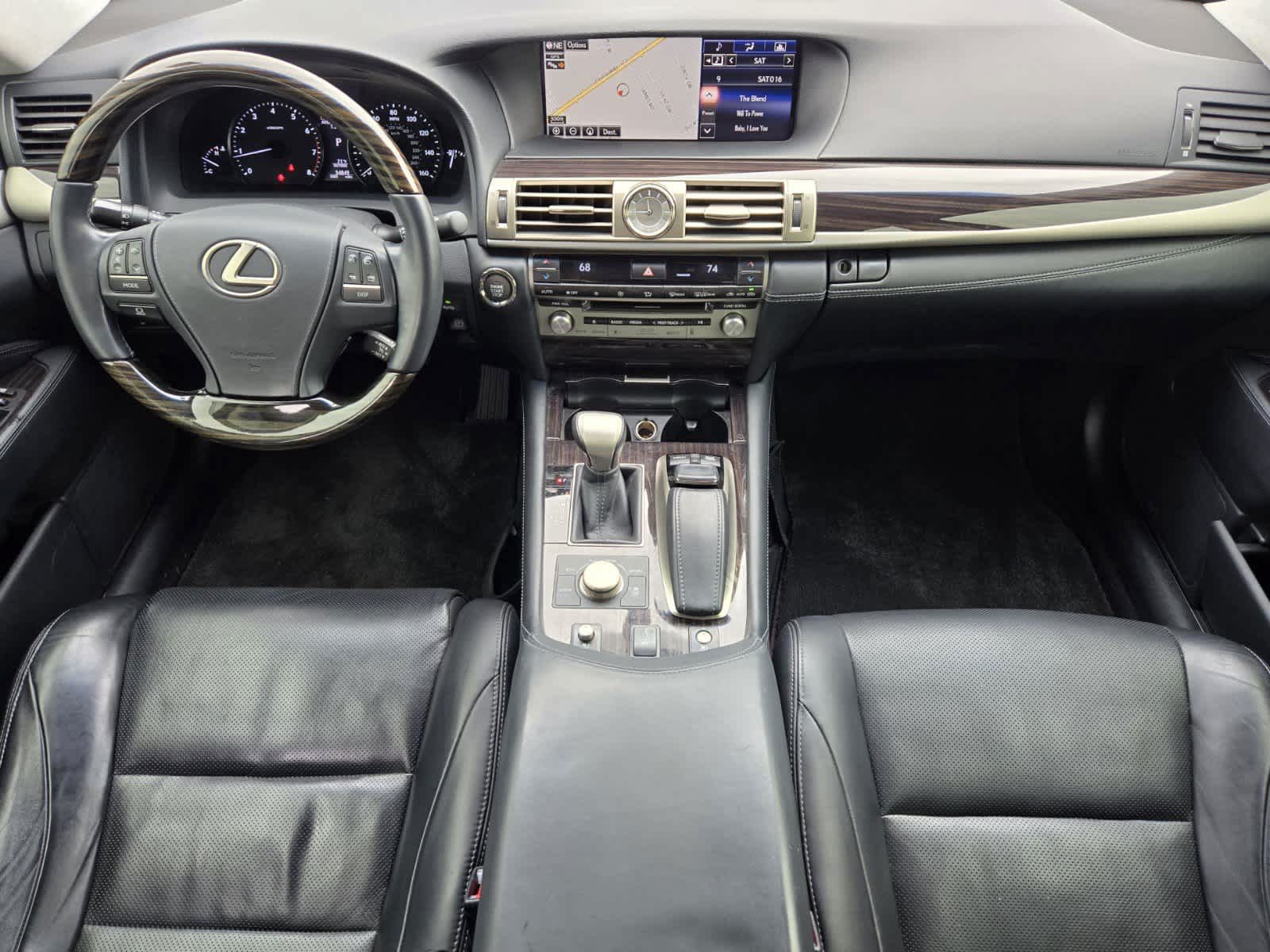 2015 Lexus LS 460 L 23