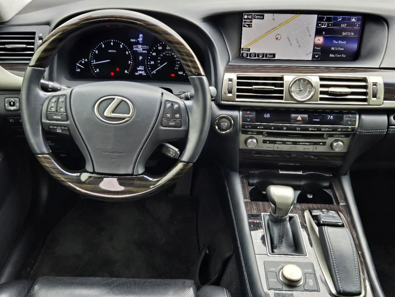 2015 Lexus LS 460 L 24