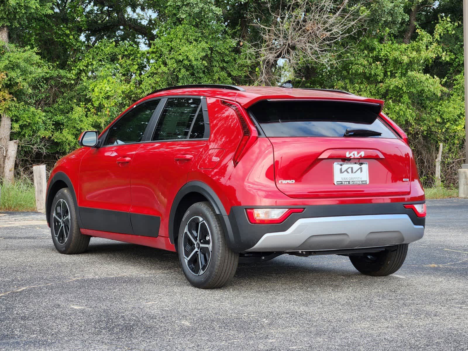 2024 Kia Niro LX 4