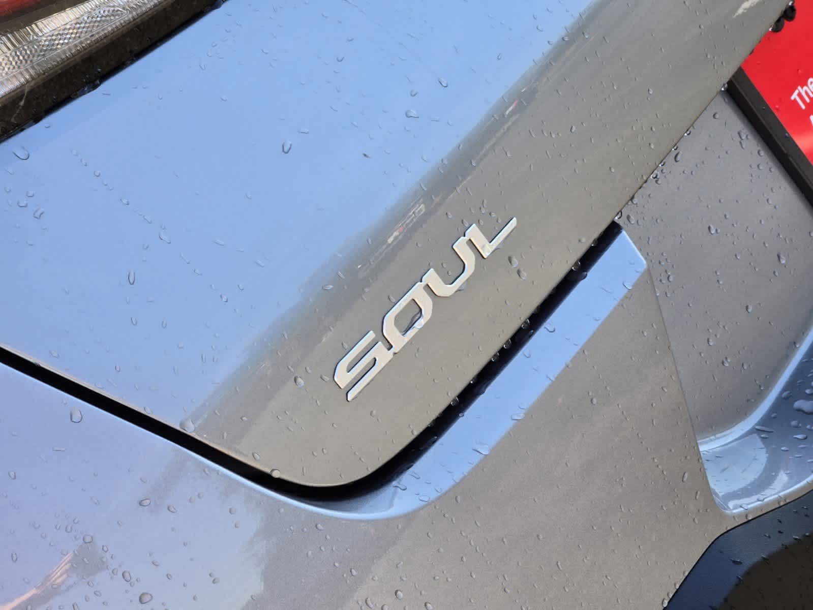 2025 Kia Soul LX 8