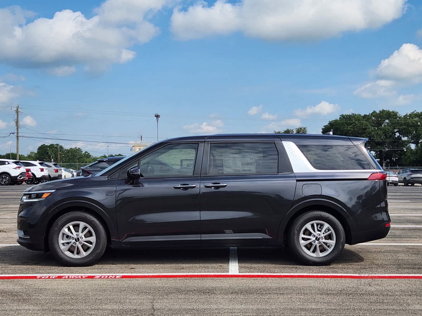 2024 Kia Carnival LX 3