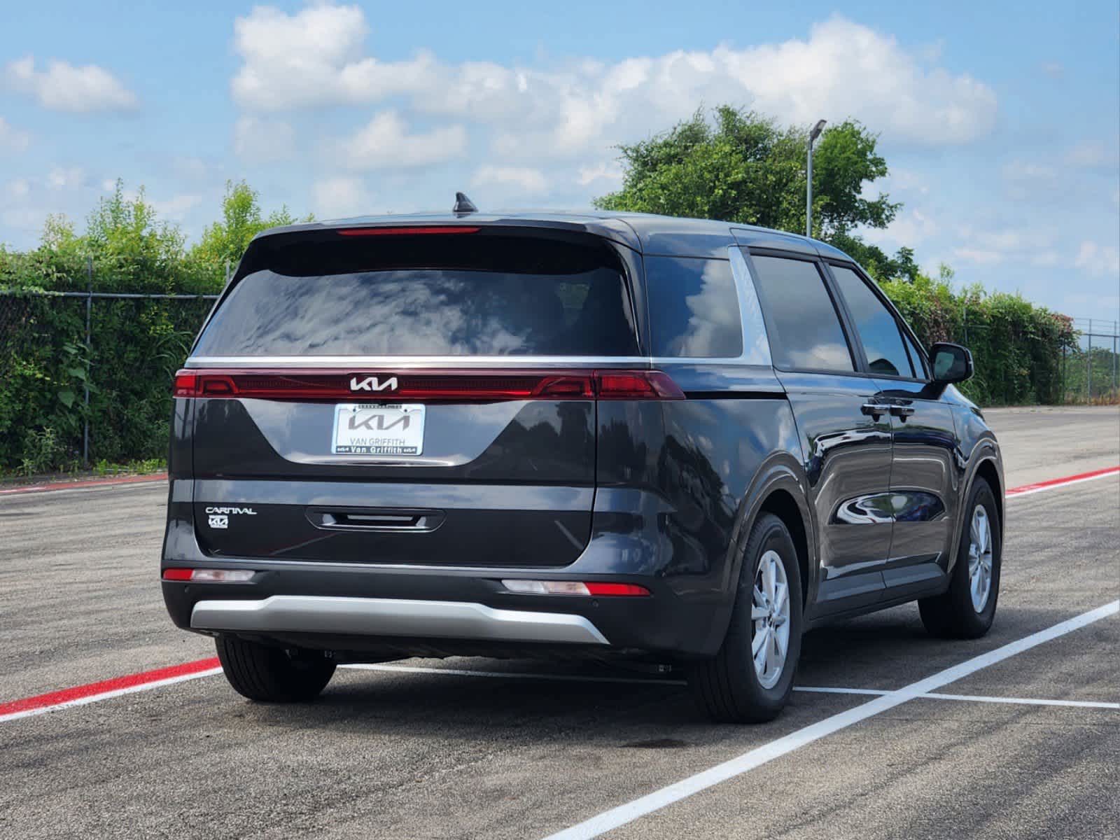 2024 Kia Carnival LX 5