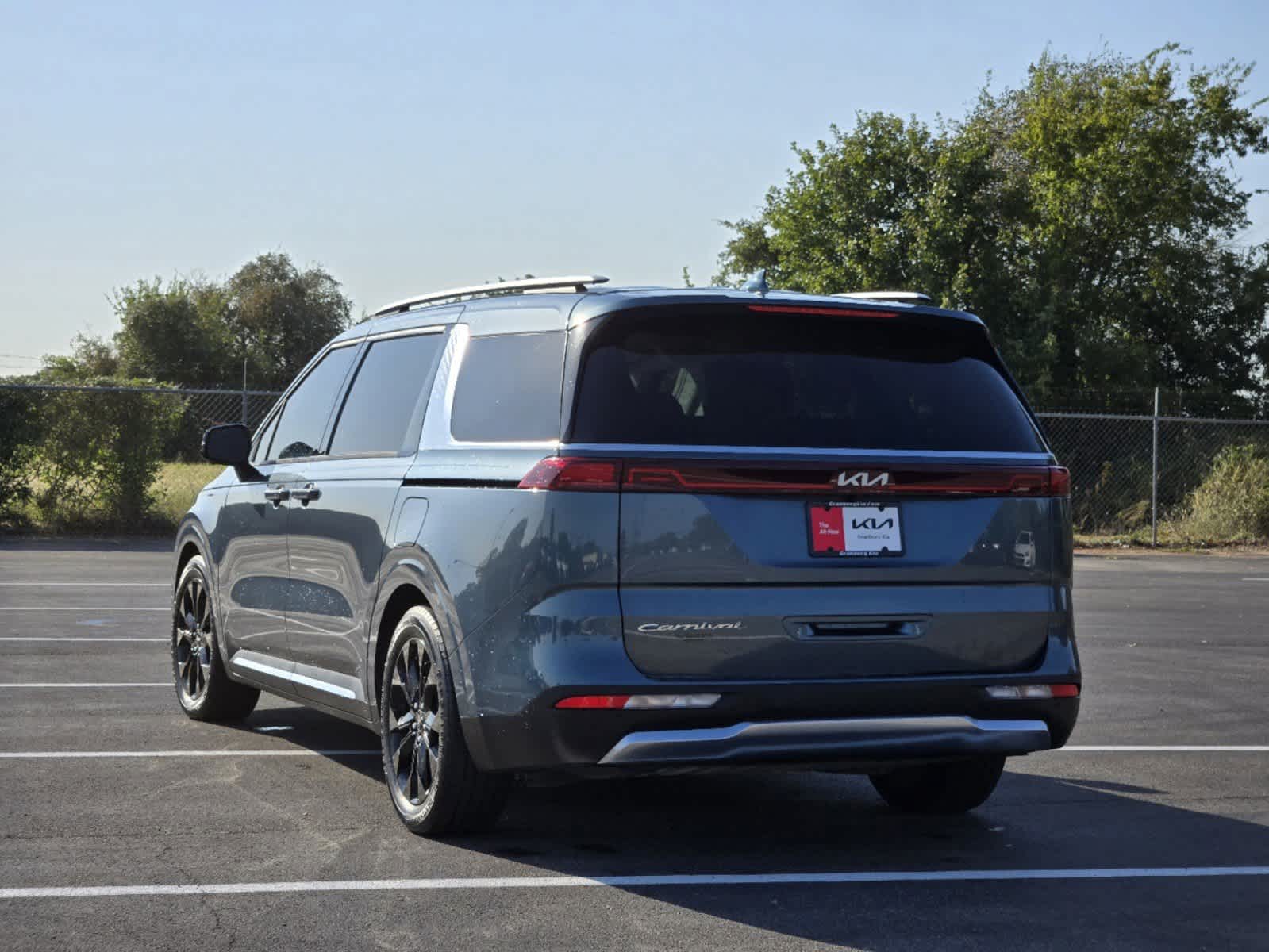 2022 Kia Carnival SX Prestige 4