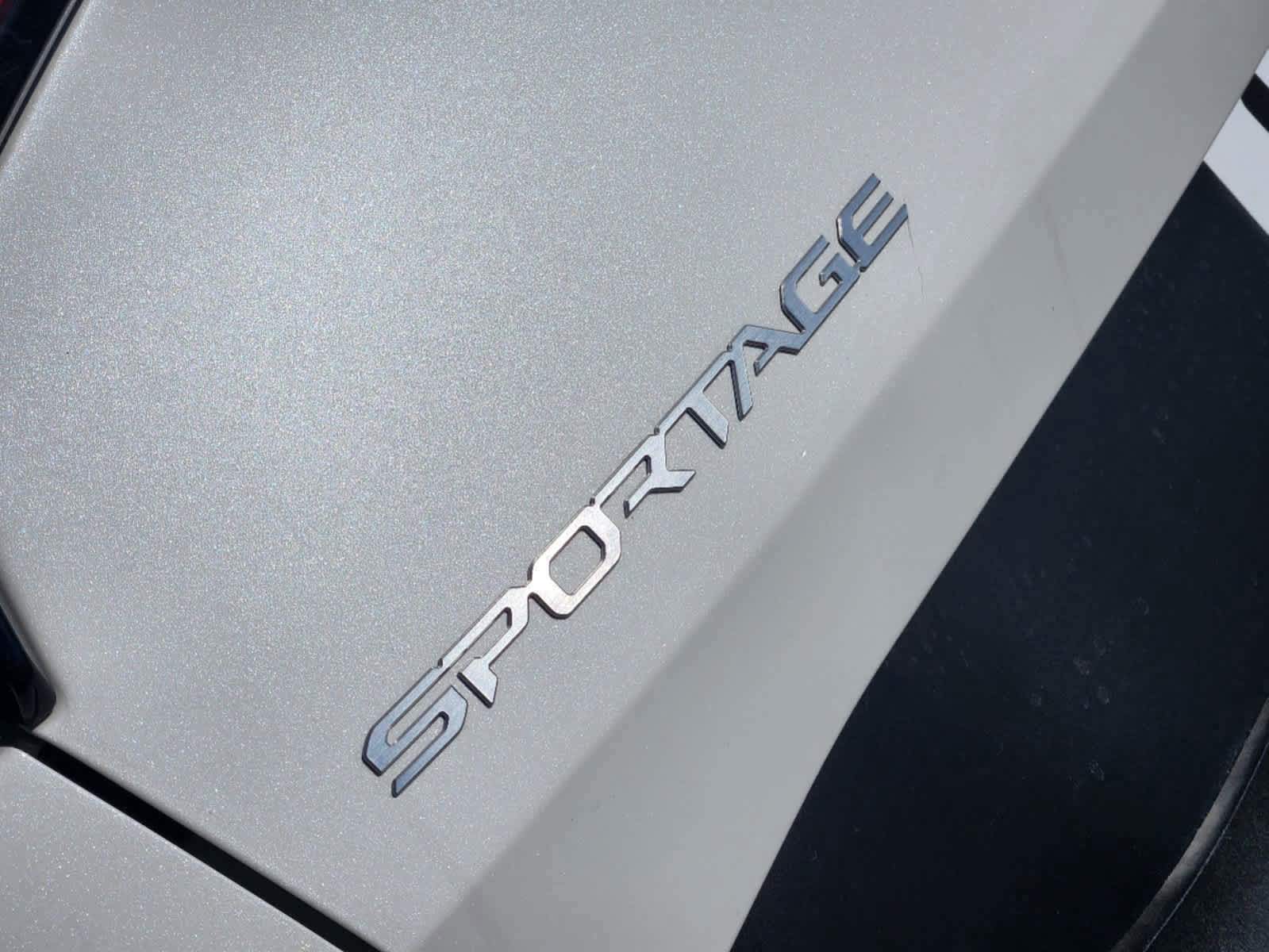 2024 Kia Sportage Hybrid LX 8