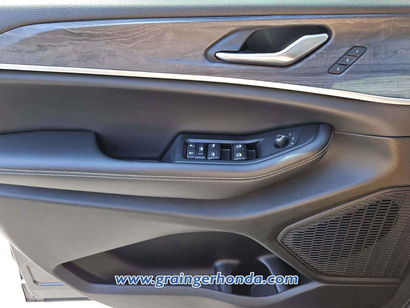 Used 2024 Jeep Grand Cherokee SUV