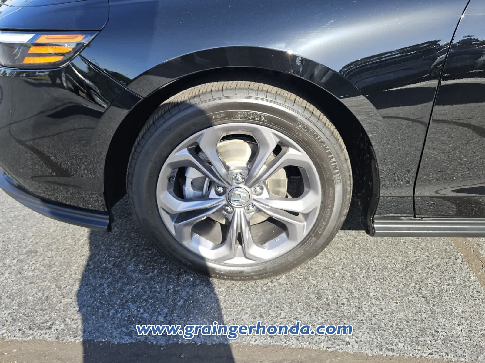 2024 Honda Accord EX - Photo 9