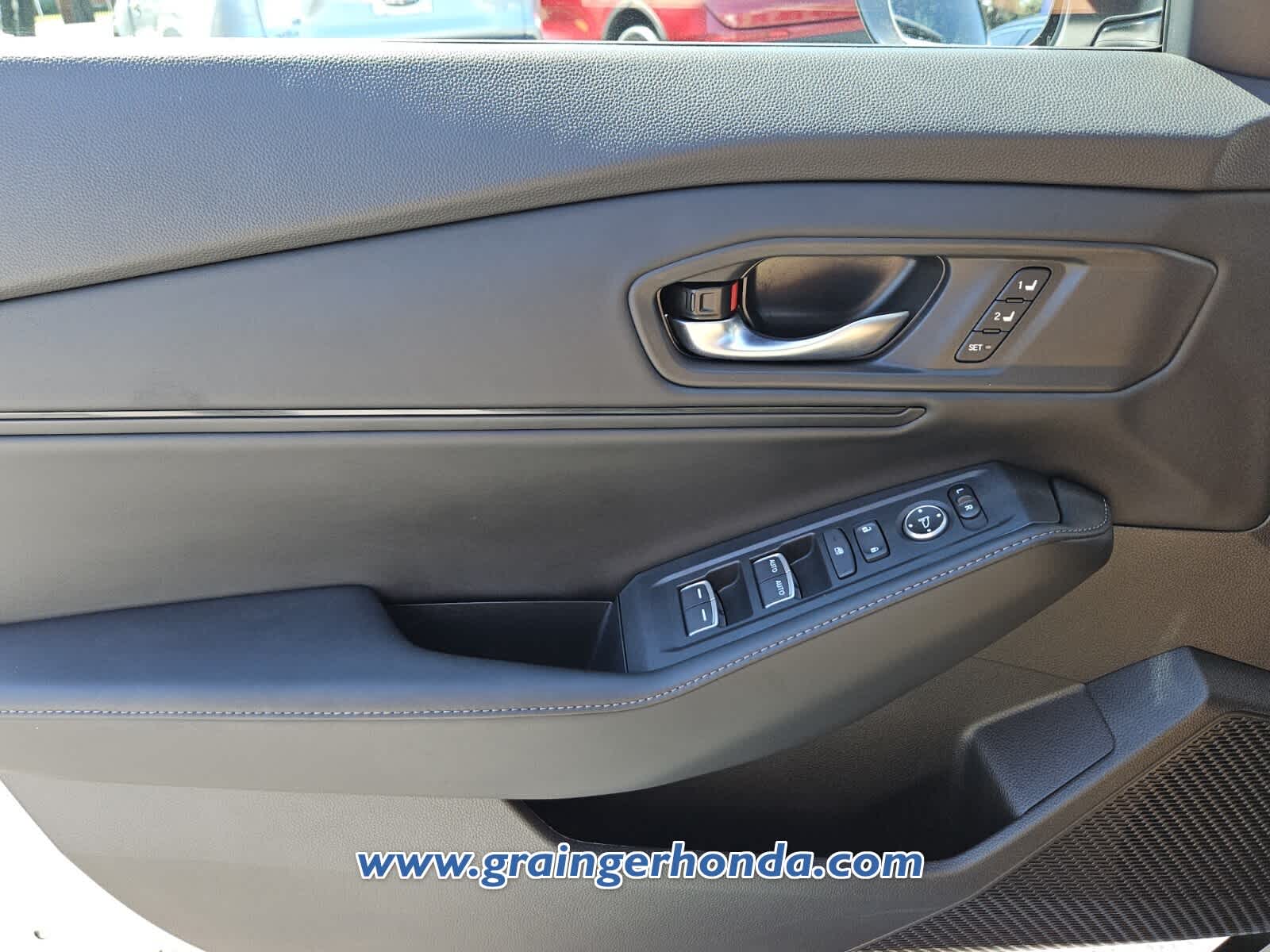 2025 Honda Accord Hybrid Sport-L - Photo 23