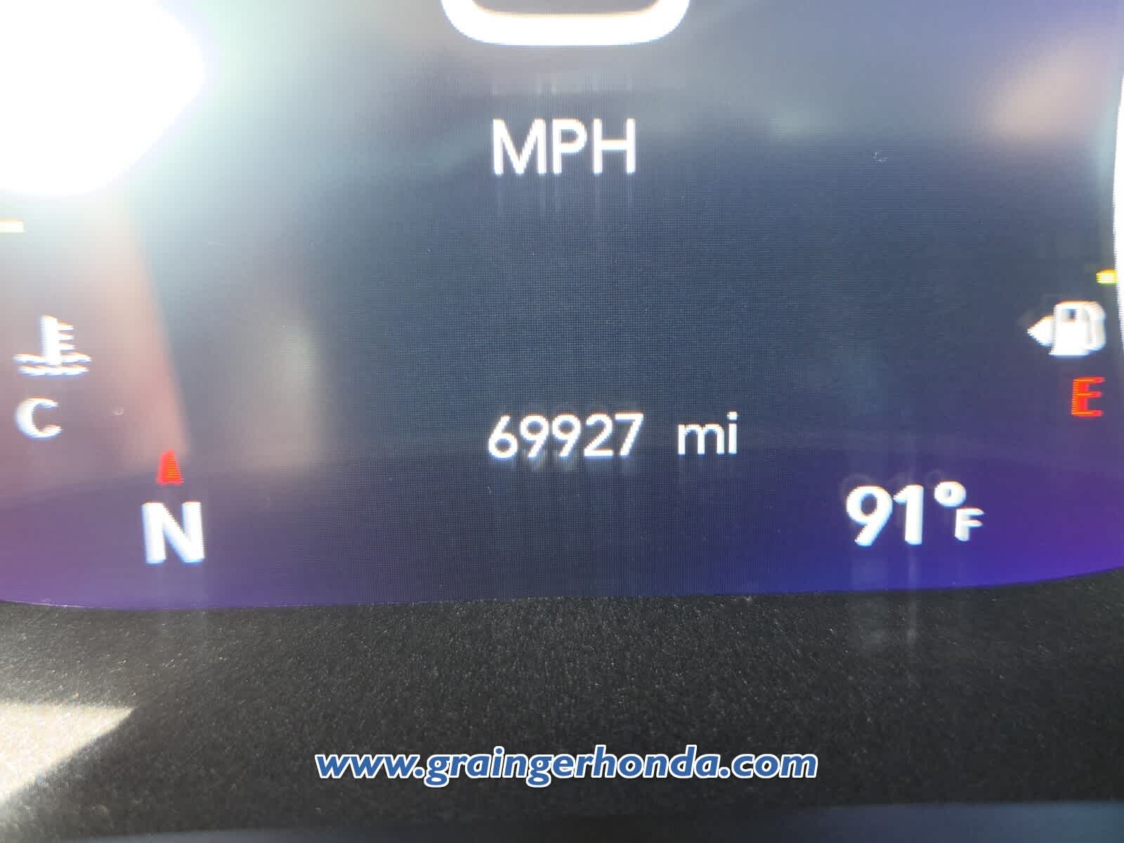 Used 2023 Chrysler Pacifica Van