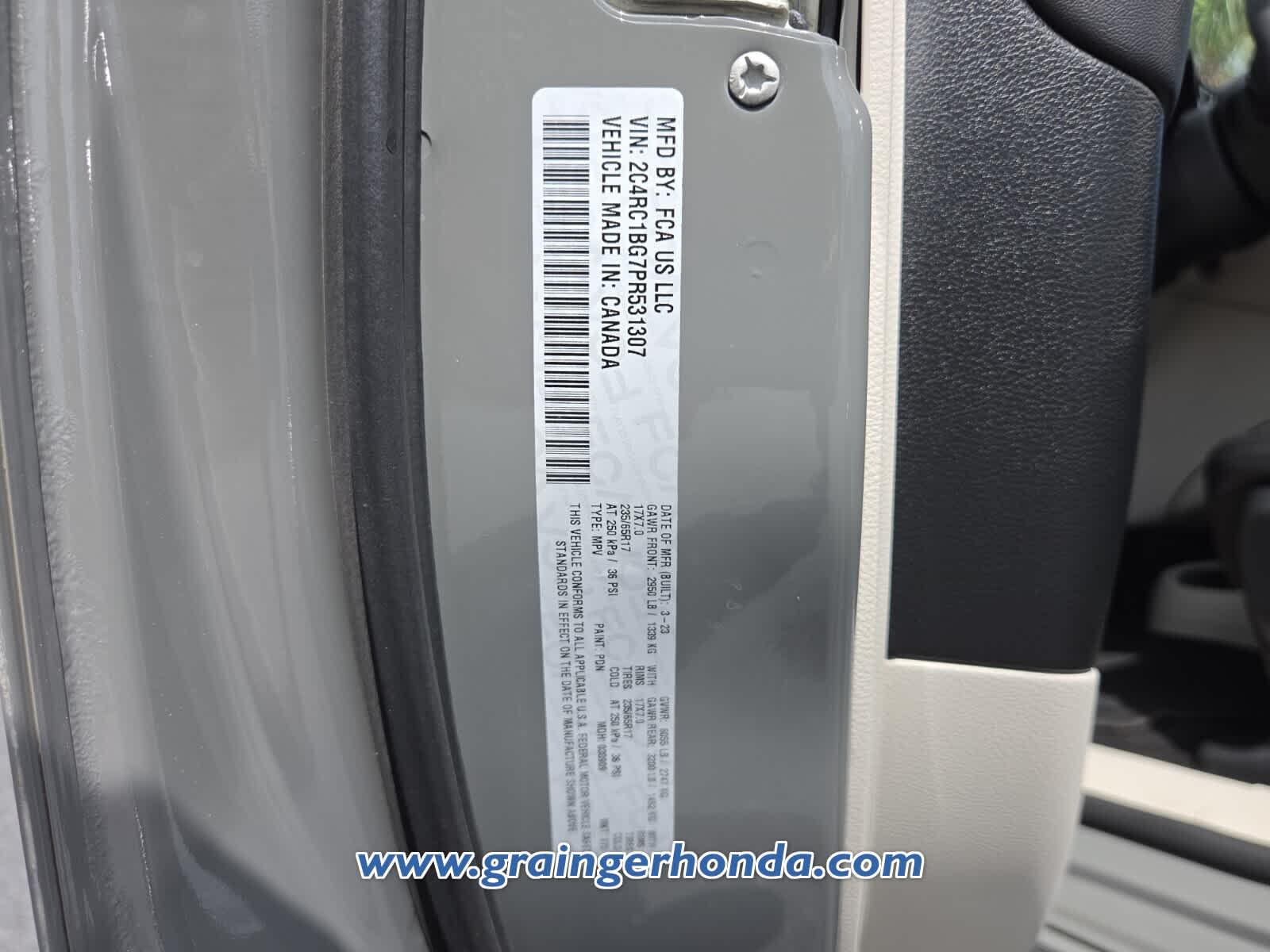 Used 2023 Chrysler Pacifica Van