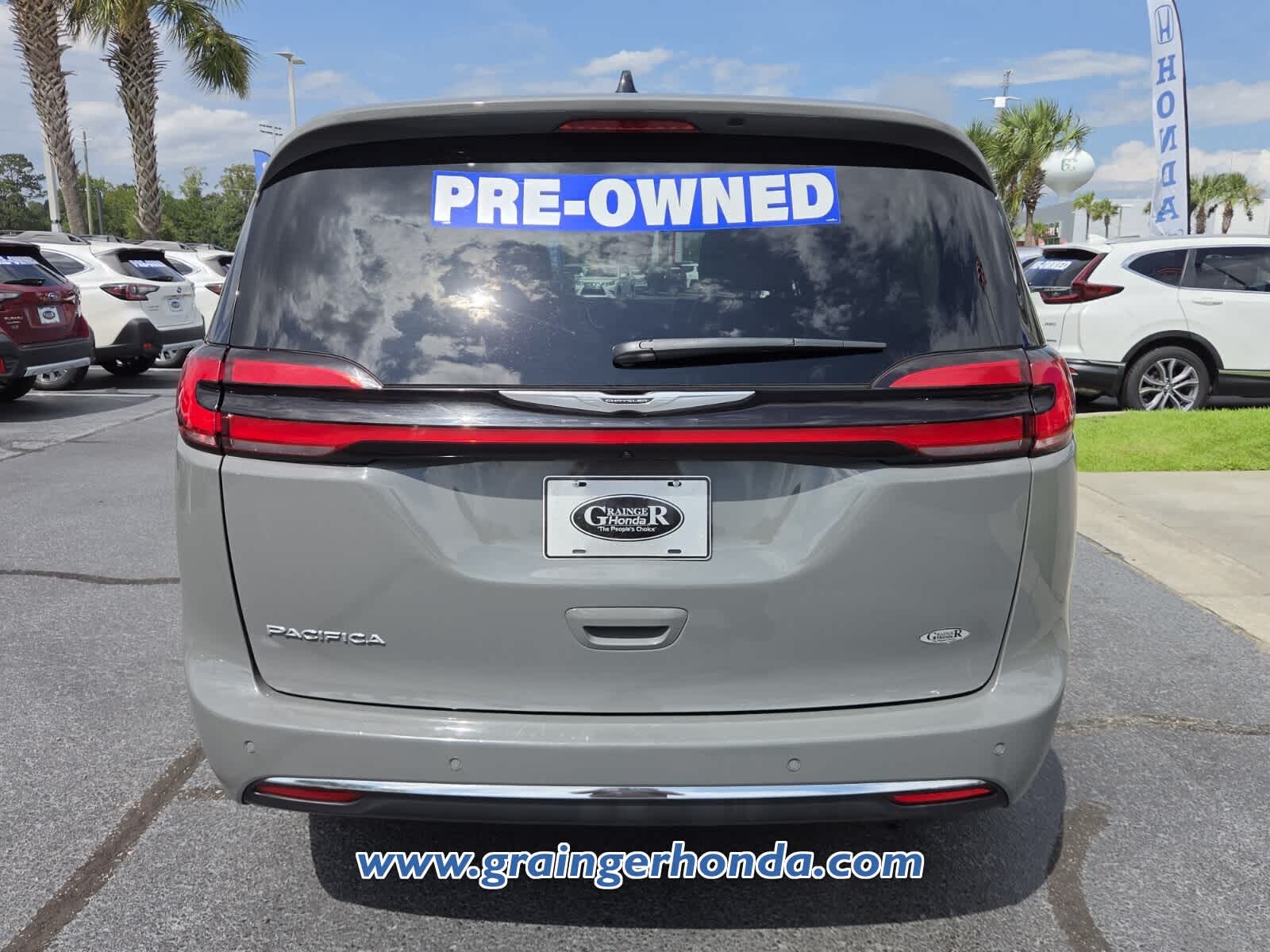 Used 2023 Chrysler Pacifica Van