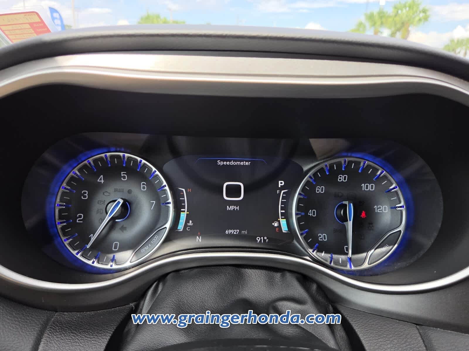 Used 2023 Chrysler Pacifica Van