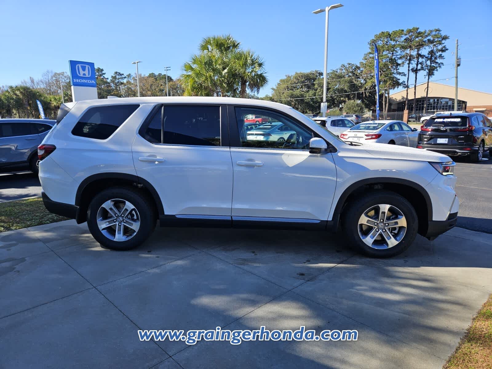 2025 Honda Pilot EX-L - Photo 6