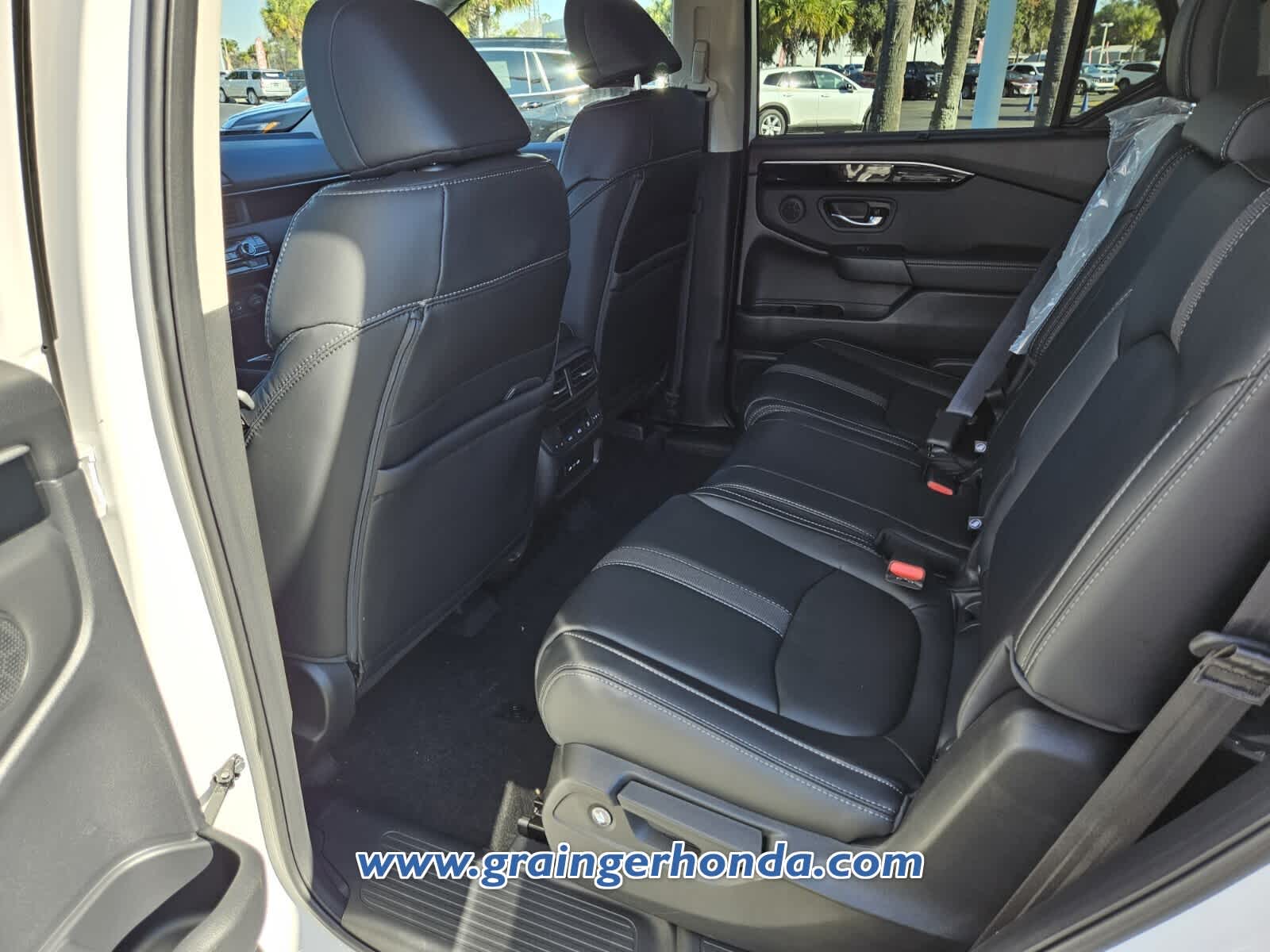 2025 Honda Pilot EX-L - Photo 10