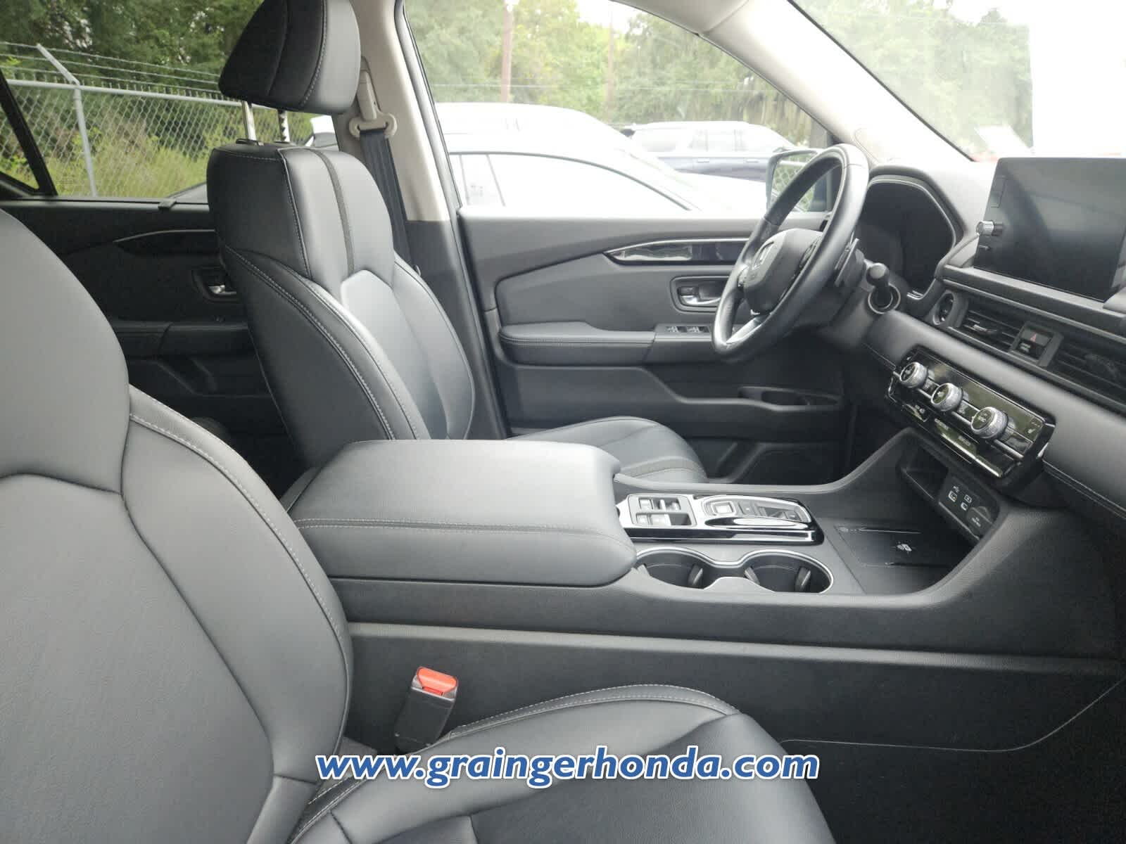 Used 2025 Honda Pilot SUV