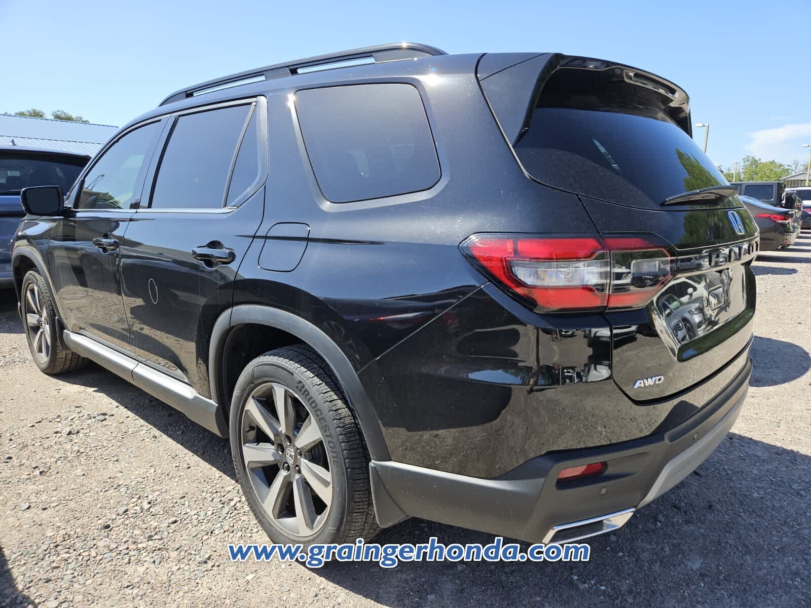 Used 2025 Honda Pilot SUV
