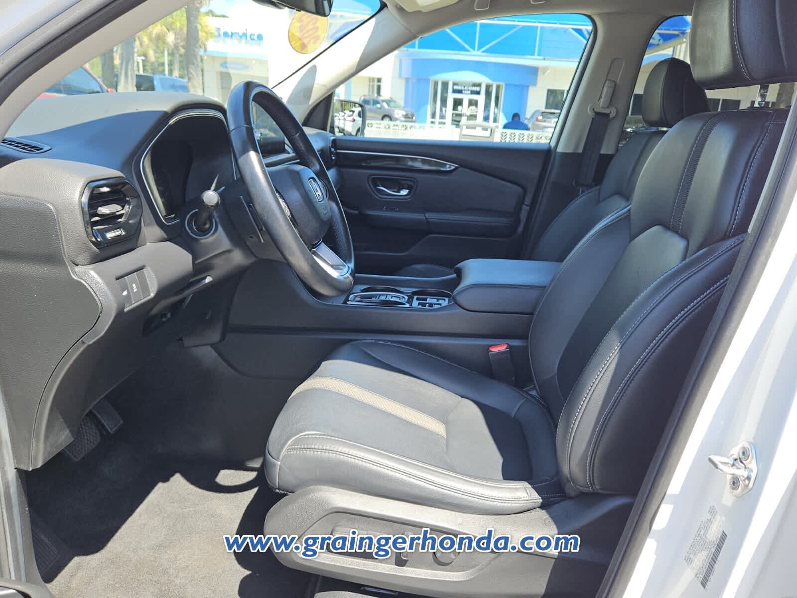 Used 2025 Honda Pilot SUV