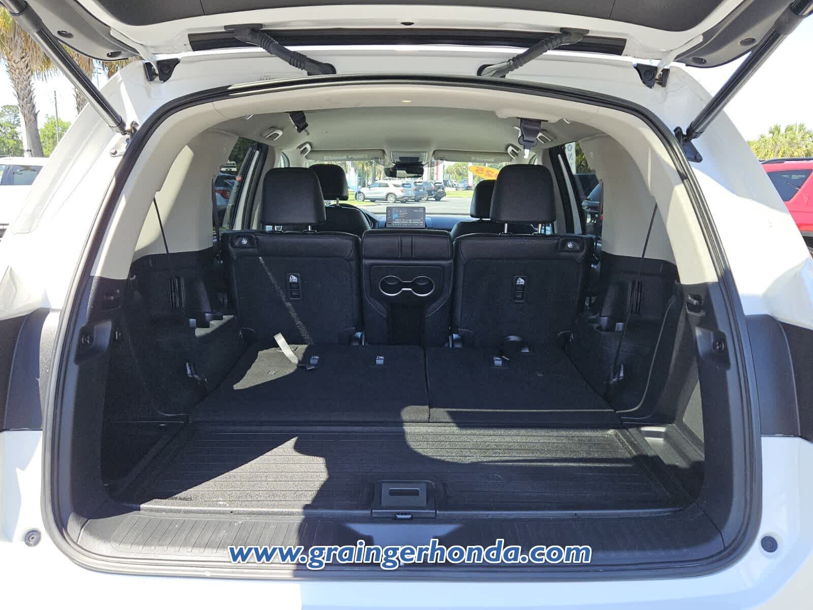 Used 2025 Honda Pilot SUV