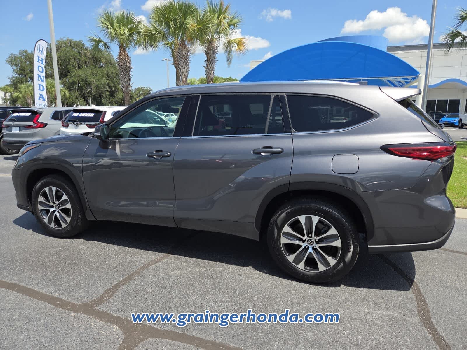 Used 2021 Toyota Highlander SUV
