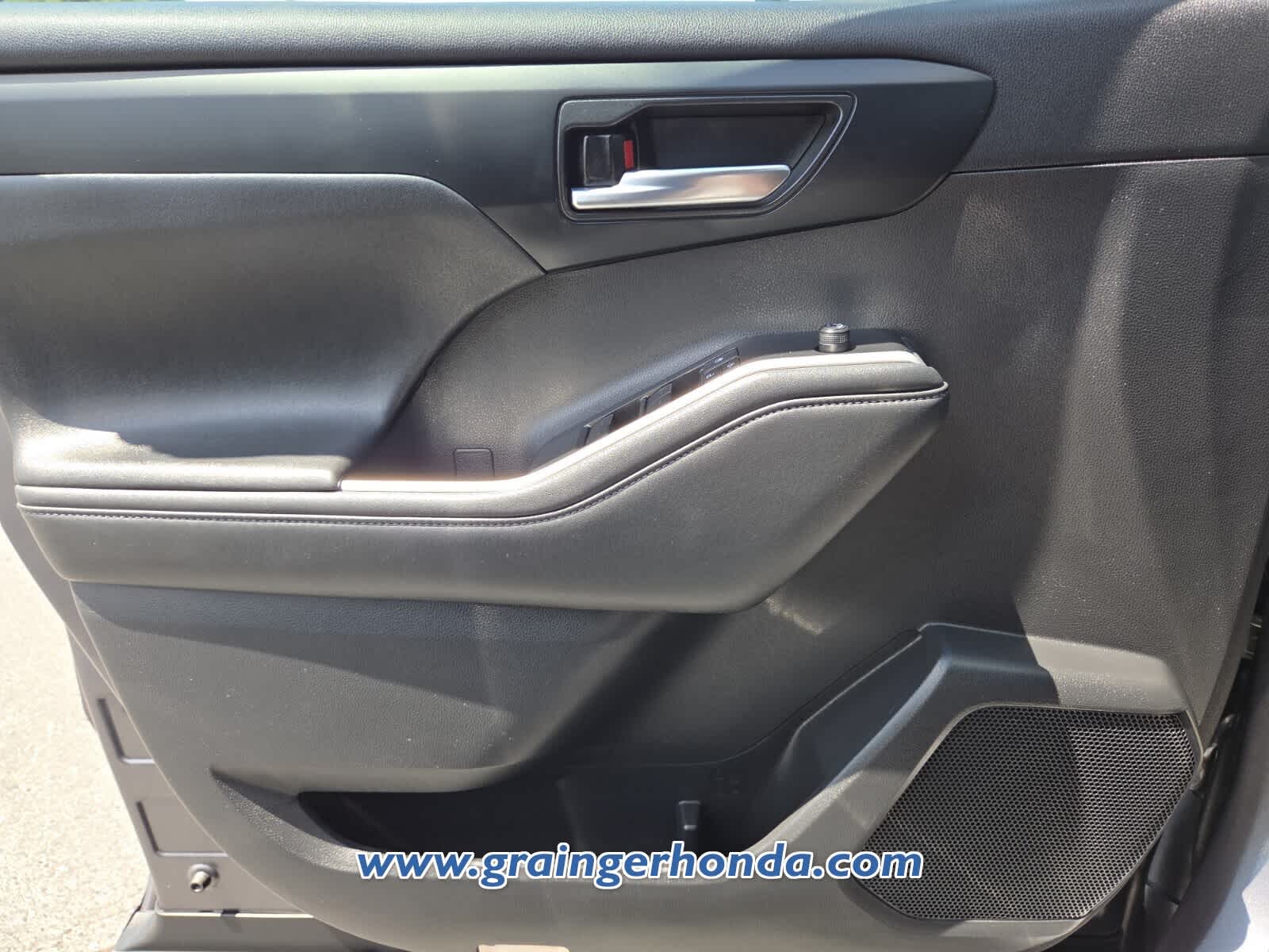 Used 2021 Toyota Highlander SUV