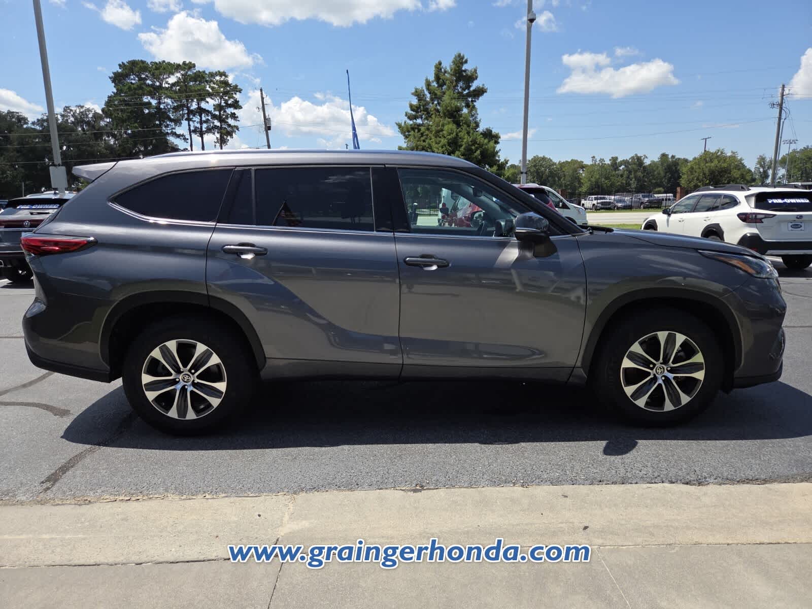 Used 2021 Toyota Highlander SUV