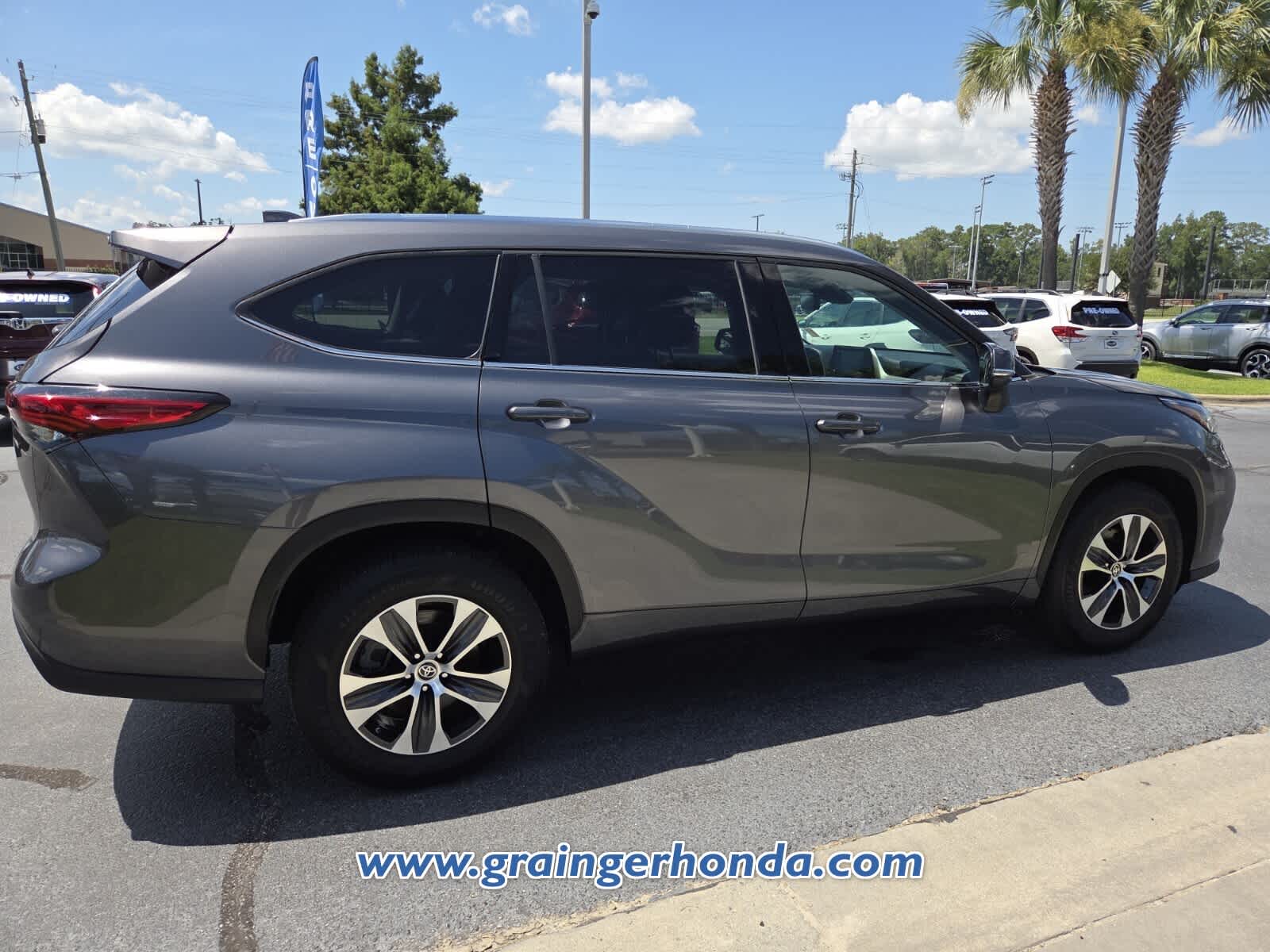 Used 2021 Toyota Highlander SUV