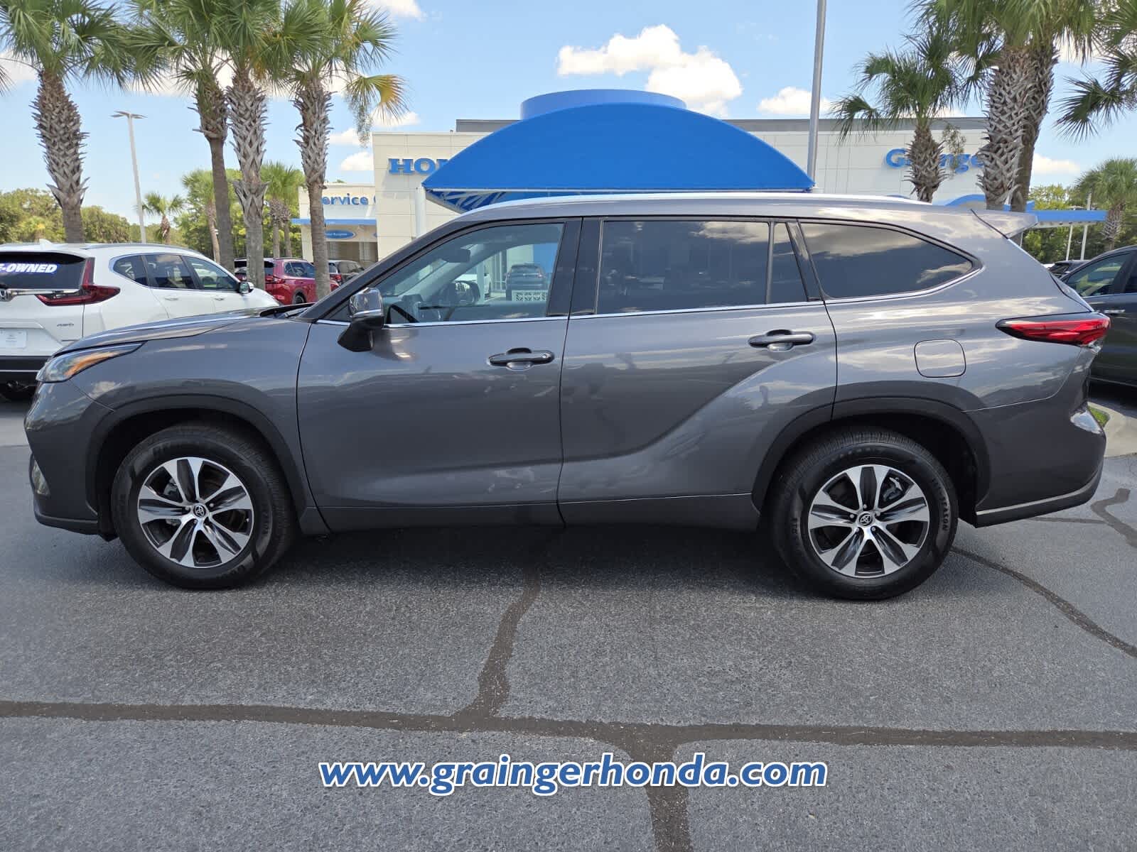 Used 2021 Toyota Highlander SUV