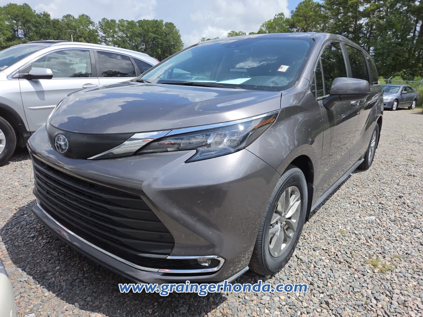 Used 2024 Toyota Sienna Van