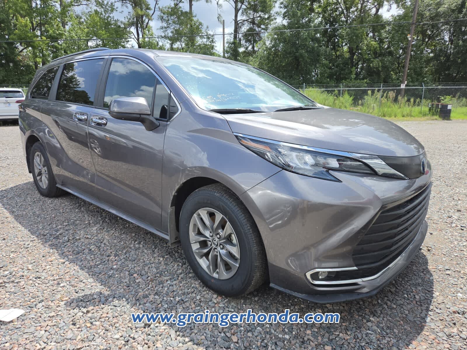 Used 2024 Toyota Sienna Van
