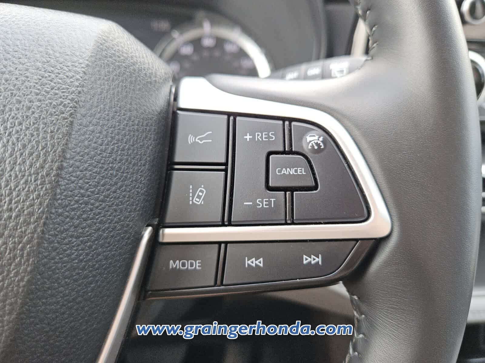 Used 2024 Toyota Highlander SUV