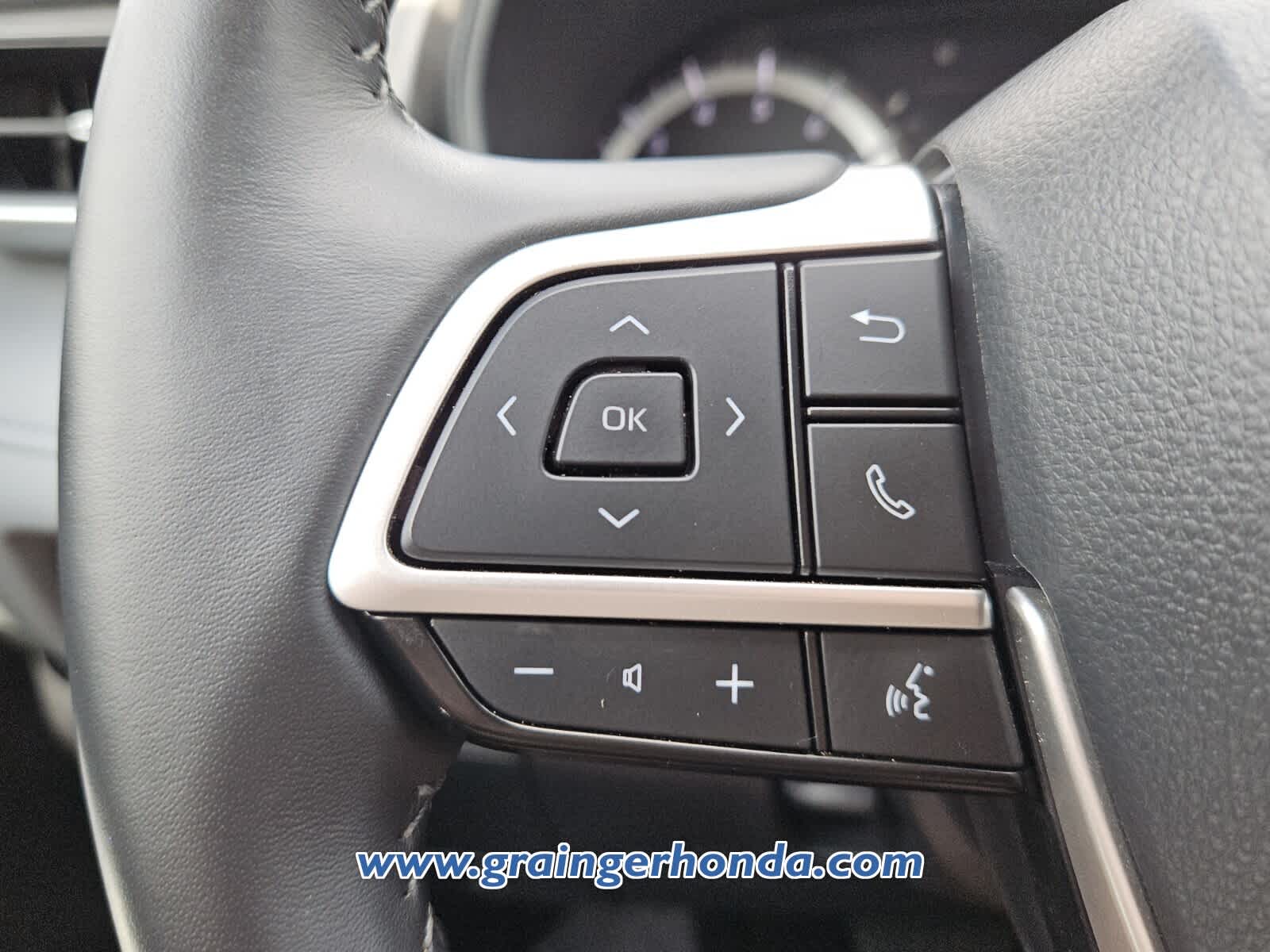 Used 2024 Toyota Highlander SUV
